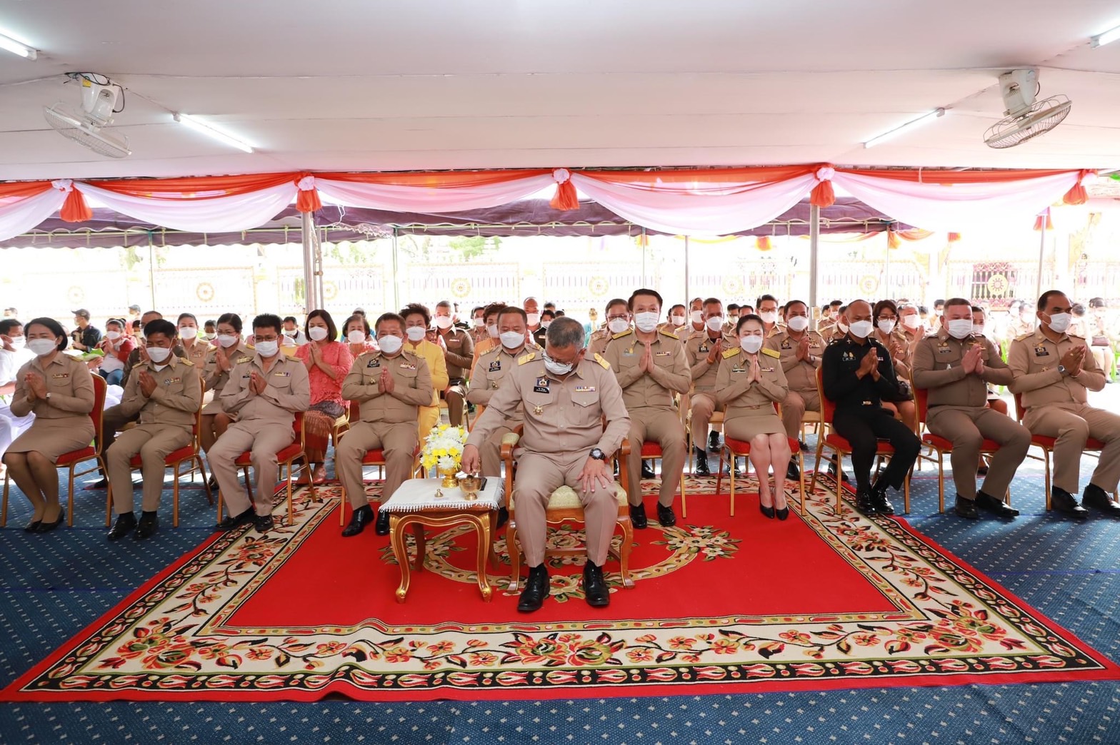 ?พช. ยโสธร ร่วมพิธีปลงผมนาคตามโครงการบรรพชาอุปสมบท 99 รูป ถวายพระพรชัยมงคล แด่สมเด็จพระเจ้าลูกเธอ เจ้าฟ้าพัชรกิติยาภา นเรนทิราเทพยวดี กรมหลวงราชสาริณีสิริพัชร มหาวัชรราชธิดา