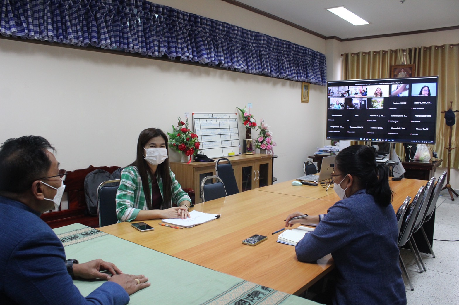 ?พช.ยโสธร ร่วมประชุมการชี้แจง ข้อมูลความต้องการของผู้ใช้งานระบบแสดงผลข้อมูล (Dashboard) การแก้ไขปัญหาความยากจนและพัฒนาคนทุกช่วงวัยในระดับพื้นที่ ผ่านรูปแบบออนไลน์ (zoom cloud meeting)