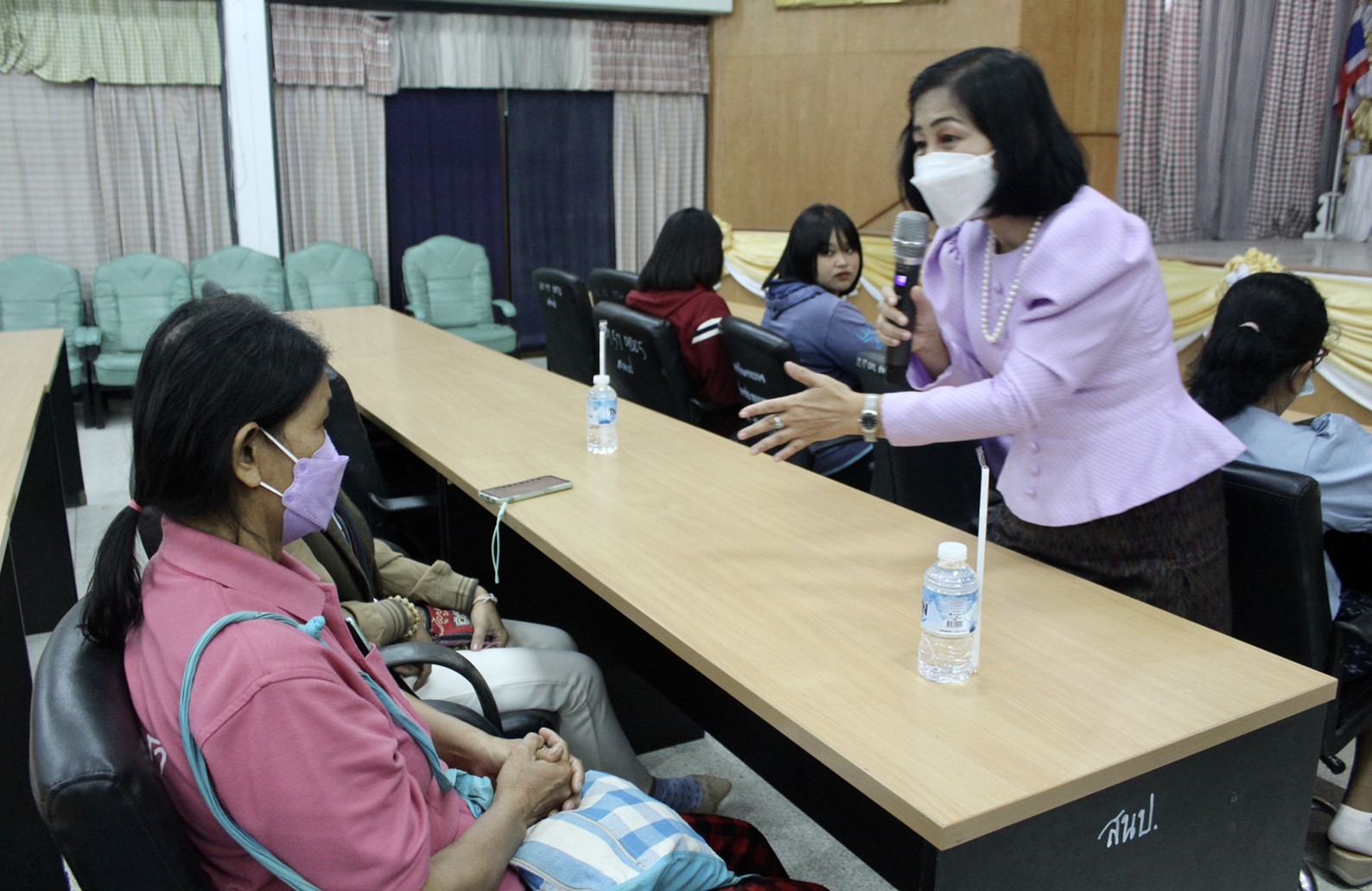 ?พช. ยโสธร ส่งมอบบรรจุภัณฑ์และตราสินค้าแก่กลุ่มผู้ผลิต ผู้ประกอบการ OTOP จังหวัดยโสธร