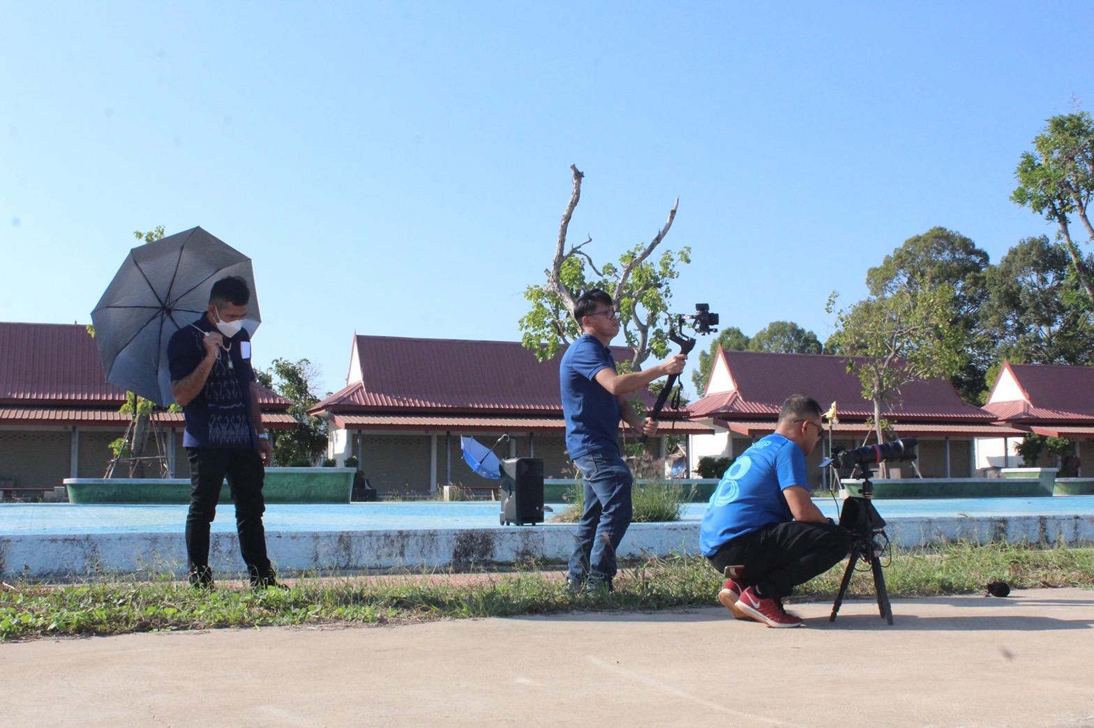 พช.ยโสธร สนับสนุนให้กำลังใจการถ่ายทำวีดีโอ ทีมอำเภอเลิงนกทา ในการร้องเพลงประสานเสียง ครบรอบ 130 ปี  เพลงรำวงมหาดไทย