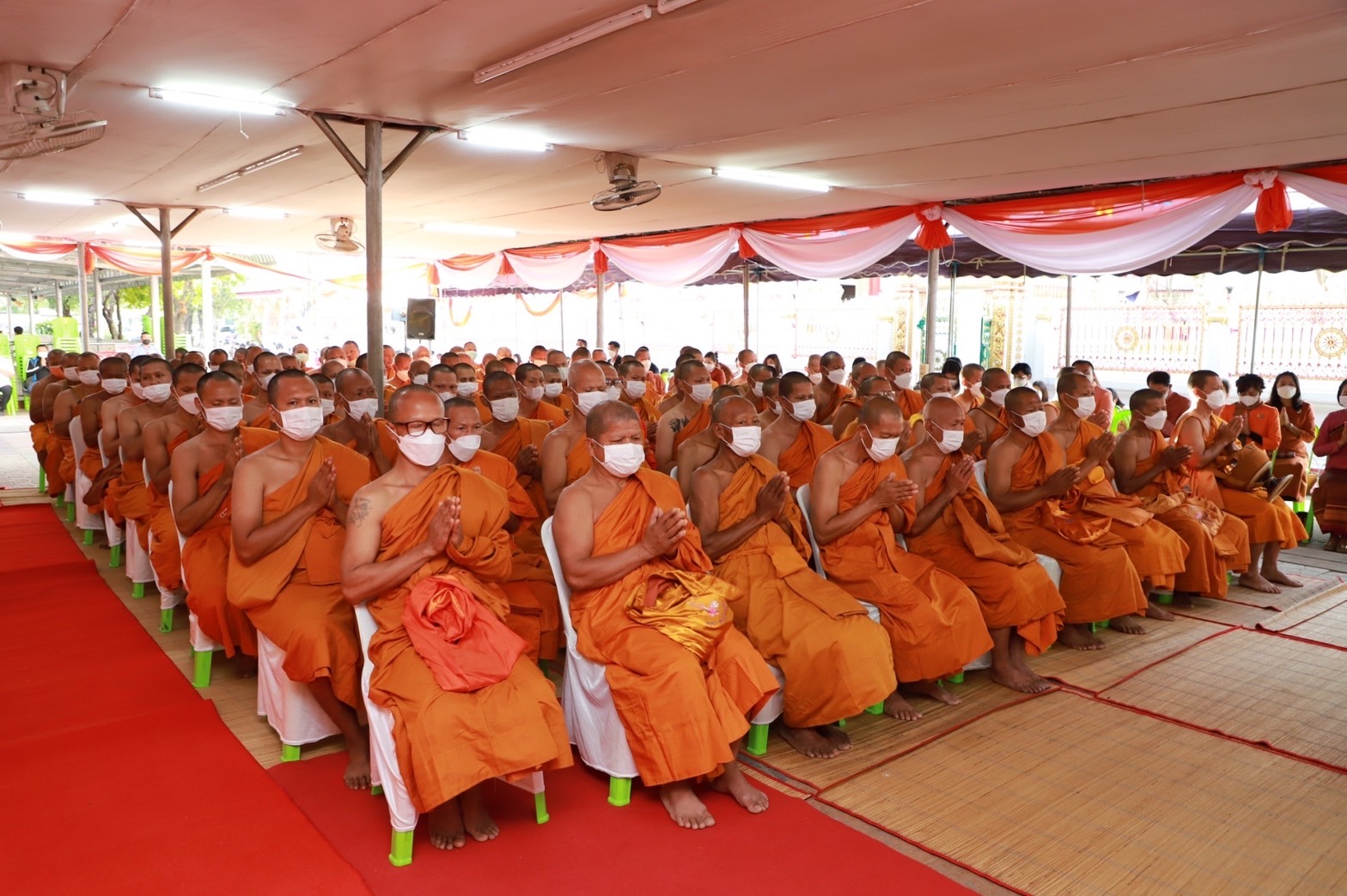 ?พช.ยโสธร ร่วมกิจกรรมทำบุญ ตักบาตรพระสงฆ์ เพื่อถวายพระราชกุศลสมเด็จพระเจ้าลูกเธอ เจ้าฟ้าพัชรกิติยาภา นเรนทิราเทพยวดี กรมหลวงราชสาริณีสิริพัชร มหาวัชรราชธิดา