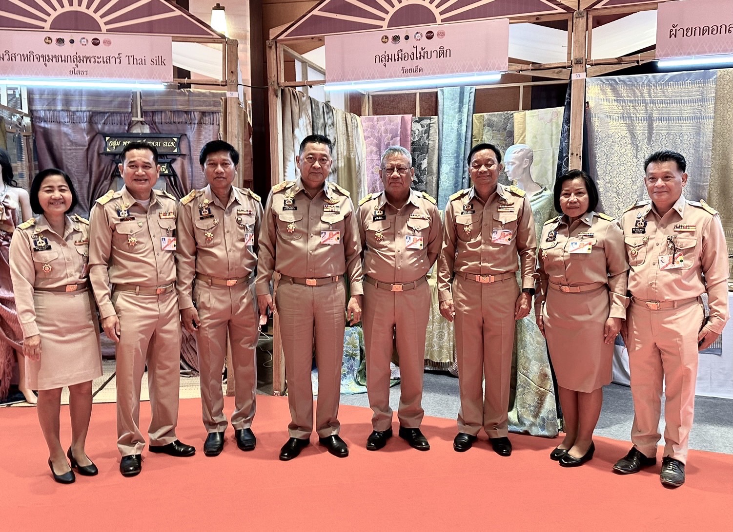 ?จังหวัดยโสธร ร่วมเฝ้าฯ รับเสด็จสมเด็จพระเจ้าลูกเธอ เจ้าฟ้าสิริวัณณวรี นารีรัตนราชกัญญา ณ หอประชุมมหาวิทยาลัยเทคโนโลยีราชมงคลอีสาน วิทยาเขตสุรินทร์ ตำบลนอกเมือง อำเภอเมืองสุรินทร์ จังหวัดสุรินทร์