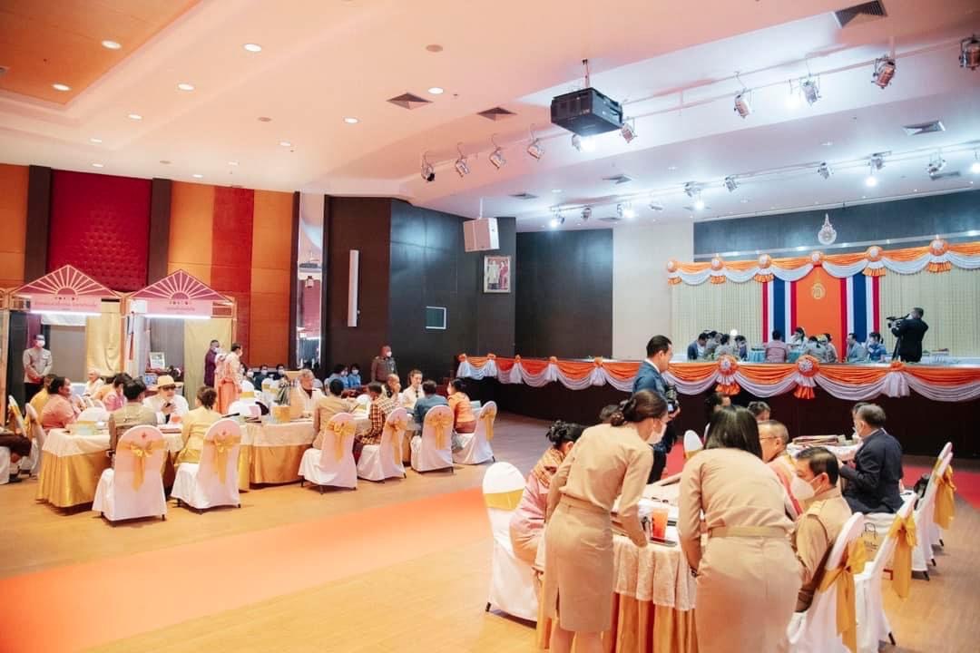 ?จังหวัดยโสธร ร่วมเฝ้าฯ รับเสด็จสมเด็จพระเจ้าลูกเธอ เจ้าฟ้าสิริวัณณวรี นารีรัตนราชกัญญา ณ หอประชุมมหาวิทยาลัยเทคโนโลยีราชมงคลอีสาน วิทยาเขตสุรินทร์ ตำบลนอกเมือง อำเภอเมืองสุรินทร์ จังหวัดสุรินทร์