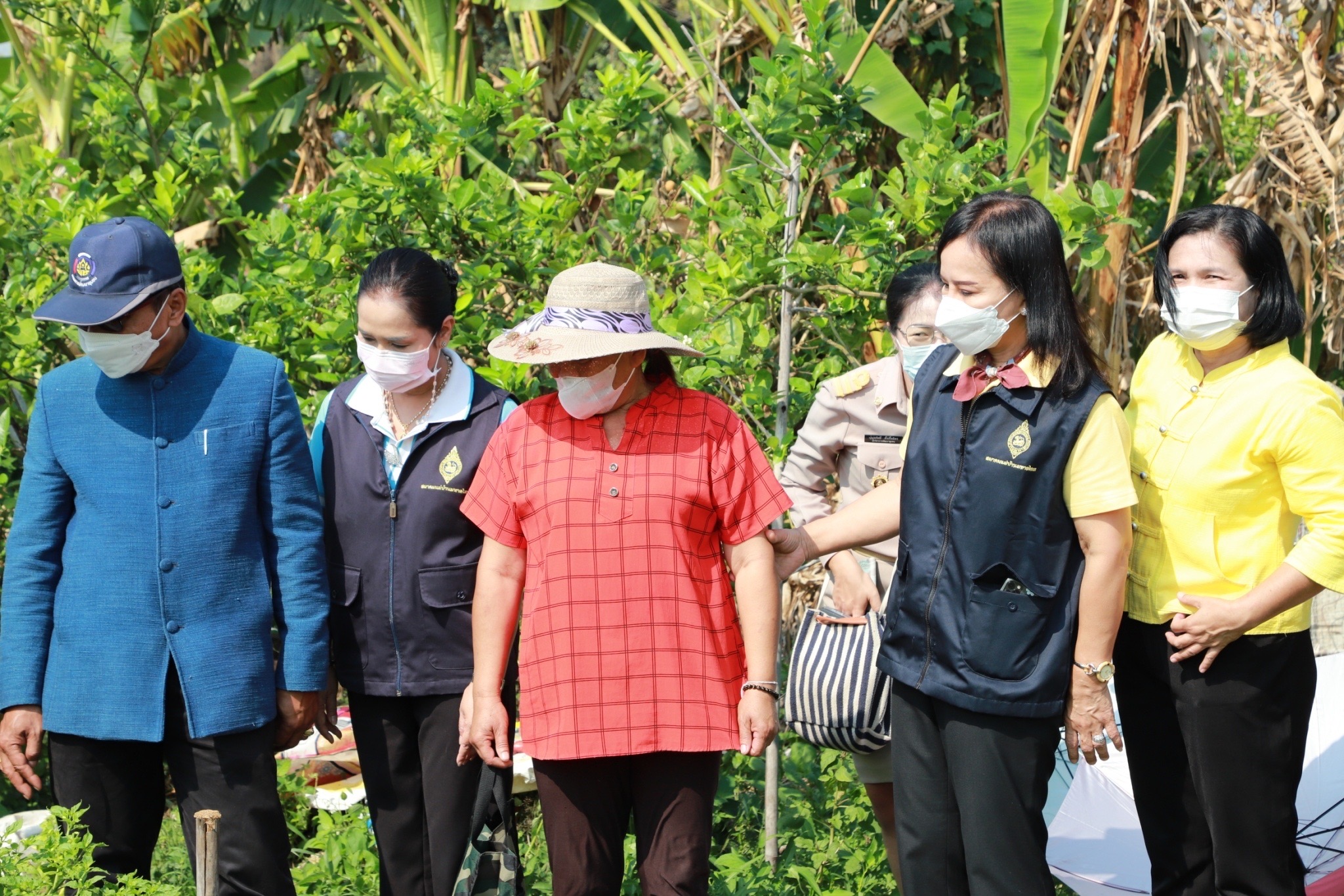 ?ประธานแม่บ้านมหาดไทย ยโสธร ขับเคลื่อนการน้อมนำแนวพระราชดำริของสมเด็จพระกนิษฐาธิราชเจ้า กรมสมเด็จพระเทพรัตนราชสุดาฯ สยามบรมราชกุมารี สู่ปฏิบัติการปลูกผักสวนครัว เพื่อสร้างความมั่นคงทางอาหาร “บ้านนี้มีรัก ปลูกผักกินเอง” และการขยายผลโครงการ “ทางนี้มีผล ผู้คนรักกัน”และโครงการส่งเสริมการใช้ผ้าไทย น้อมนำแนวพระราชดำริ สมเด็จพระเจ้าลูกเธอ เจ้าฟ้าสิริวัณณวรีนารีรัตนราชกัญญา “ผ้าไทยใส่ให้สนุก”