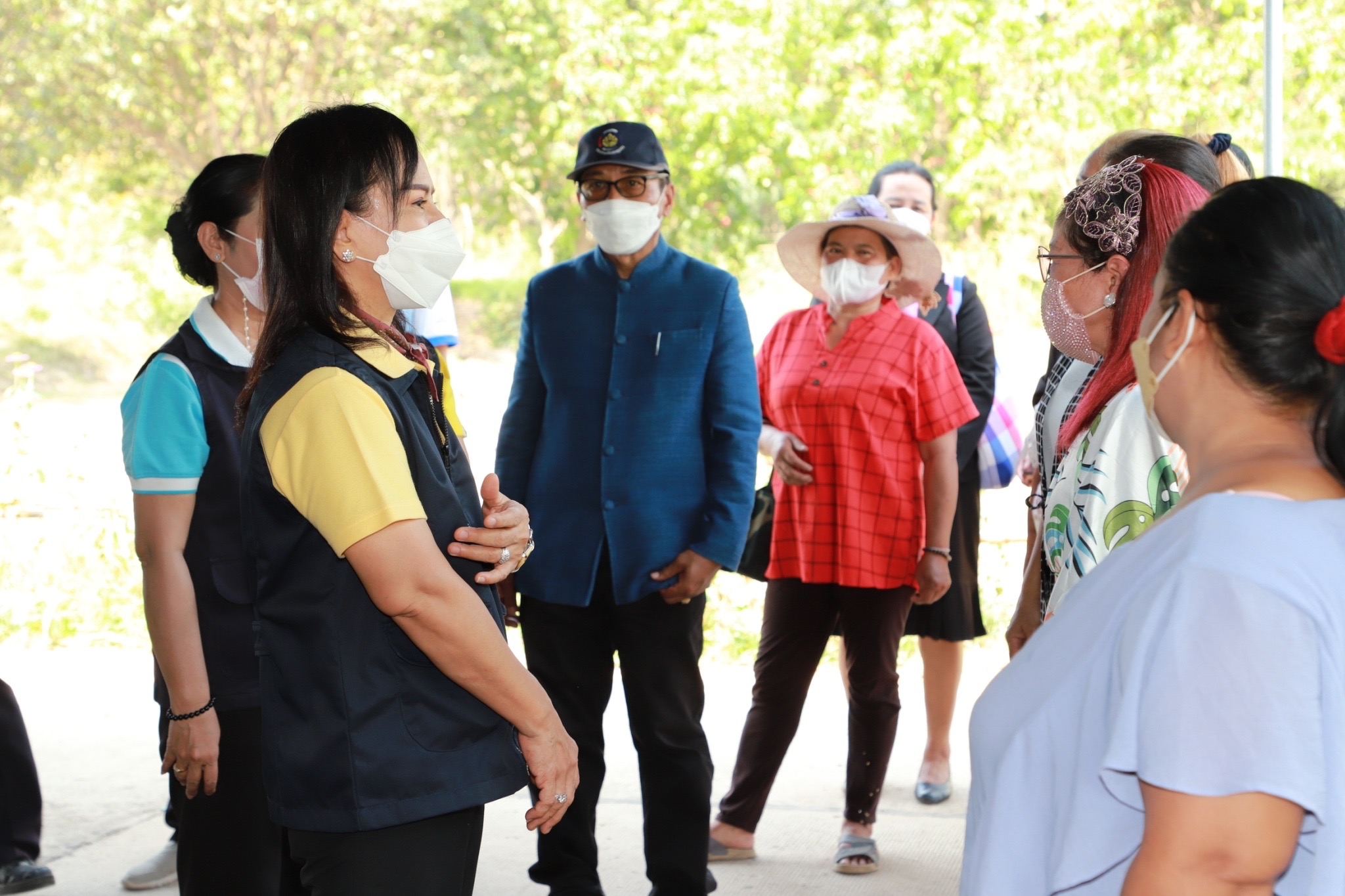 ?ประธานแม่บ้านมหาดไทย ยโสธร ขับเคลื่อนการน้อมนำแนวพระราชดำริของสมเด็จพระกนิษฐาธิราชเจ้า กรมสมเด็จพระเทพรัตนราชสุดาฯ สยามบรมราชกุมารี สู่ปฏิบัติการปลูกผักสวนครัว เพื่อสร้างความมั่นคงทางอาหาร “บ้านนี้มีรัก ปลูกผักกินเอง” และการขยายผลโครงการ “ทางนี้มีผล ผู้คนรักกัน”และโครงการส่งเสริมการใช้ผ้าไทย น้อมนำแนวพระราชดำริ สมเด็จพระเจ้าลูกเธอ เจ้าฟ้าสิริวัณณวรีนารีรัตนราชกัญญา “ผ้าไทยใส่ให้สนุก”