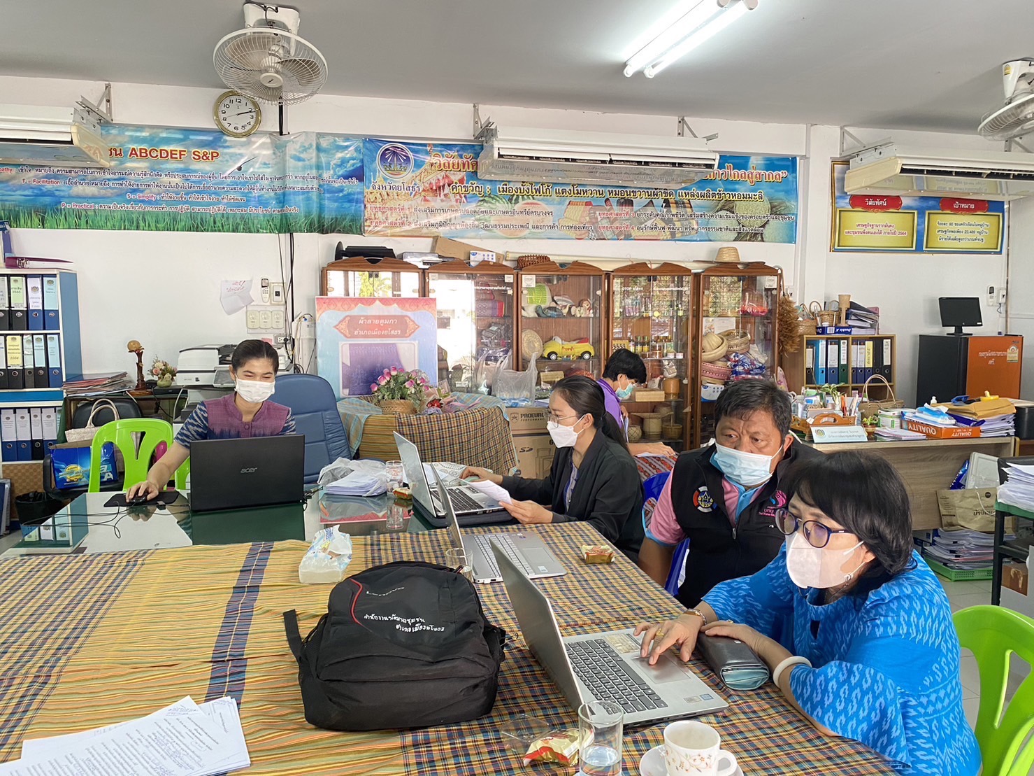 ?พช. ยโสธร ติดตามความก้าวหน้าการจัดเก็บข้อมูลความจำเป็นพื้นฐาน (จปฐ.) และข้อมูลพื้นฐานระดับหมู่บ้าน (กชช. 2ค) ประจำปีงบประมาณ พ.ศ.2566 อำเภอป่าติ้ว อำเภอเมืองยโสธร จังหวัดยโสธร