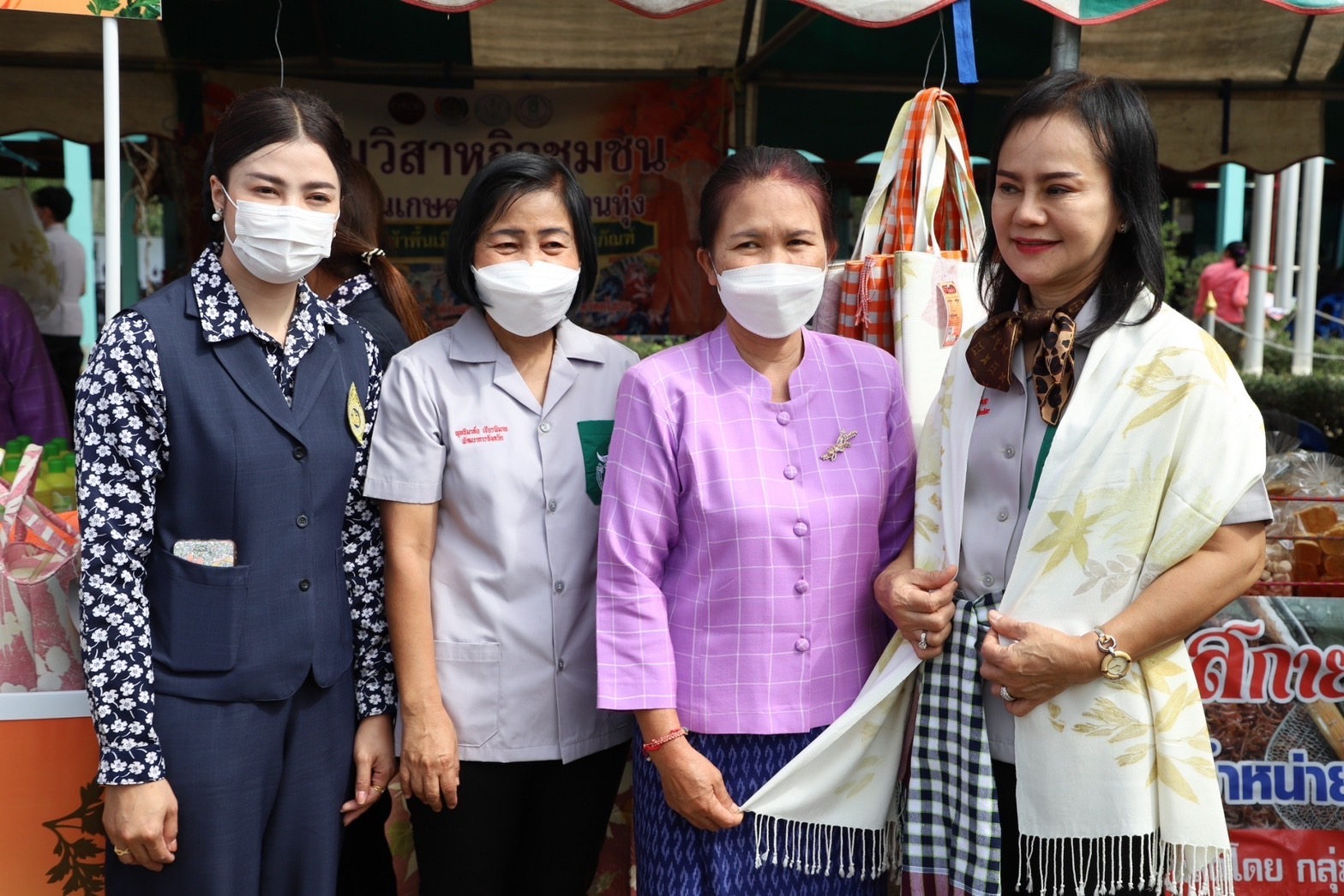 ?พช.ยโสธร ร่วมกิจกรรมหน่วยแพทย์อาสา สมเด็จพระศรีนครินทราบรมราชชนนี (พอ.สว.)ร่วมกับโครงการจังหวัดเคลื่อนที่ “เพิ่มรอยยิ้ม เติมความสุข ให้คนยโสธร”