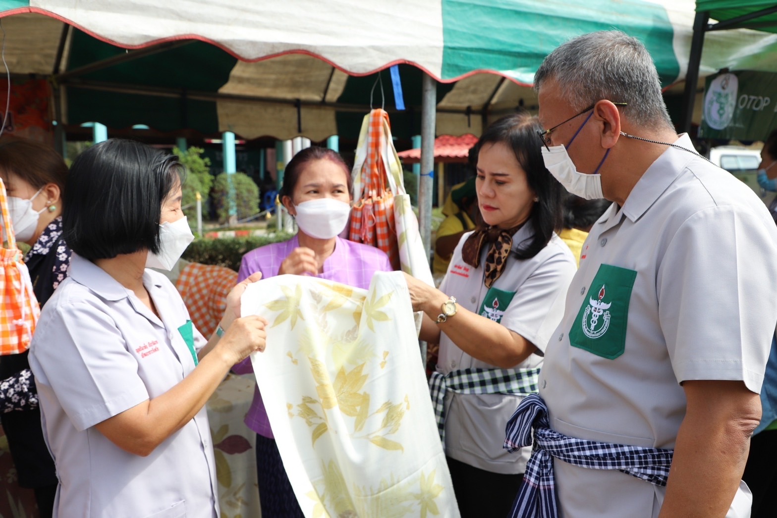 ?พช.ยโสธร ร่วมกิจกรรมหน่วยแพทย์อาสา สมเด็จพระศรีนครินทราบรมราชชนนี (พอ.สว.)ร่วมกับโครงการจังหวัดเคลื่อนที่ “เพิ่มรอยยิ้ม เติมความสุข ให้คนยโสธร”