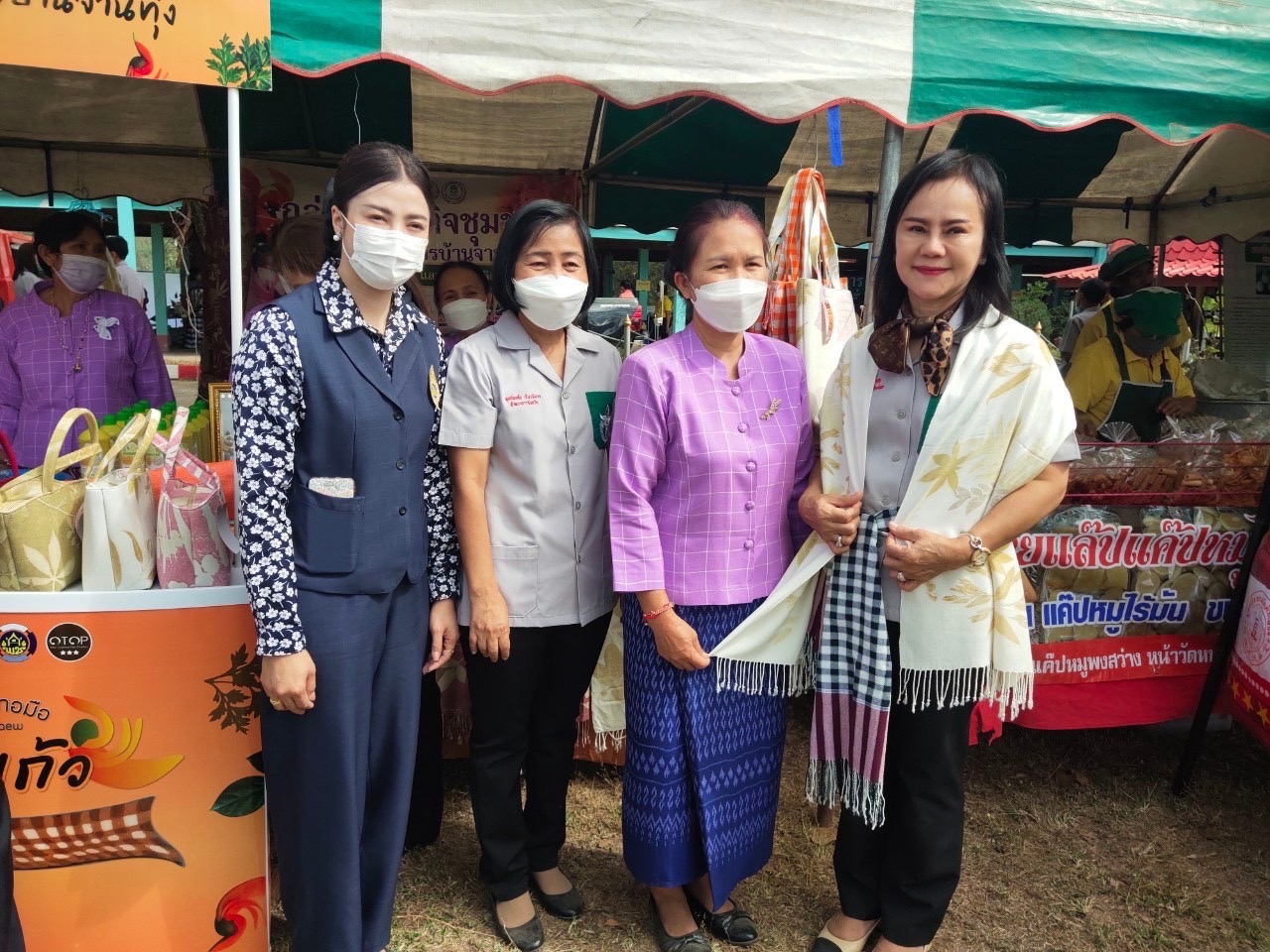 ?พช.ยโสธร ร่วมกิจกรรมหน่วยแพทย์อาสา สมเด็จพระศรีนครินทราบรมราชชนนี (พอ.สว.)ร่วมกับโครงการจังหวัดเคลื่อนที่ “เพิ่มรอยยิ้ม เติมความสุข ให้คนยโสธร”