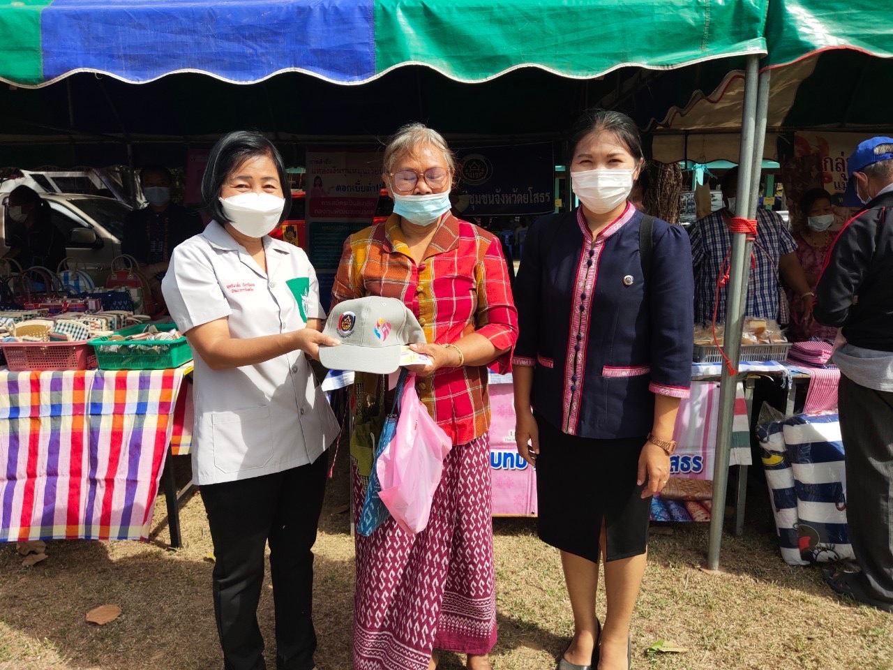 ?พช.ยโสธร ร่วมกิจกรรมหน่วยแพทย์อาสา สมเด็จพระศรีนครินทราบรมราชชนนี (พอ.สว.)ร่วมกับโครงการจังหวัดเคลื่อนที่ “เพิ่มรอยยิ้ม เติมความสุข ให้คนยโสธร”