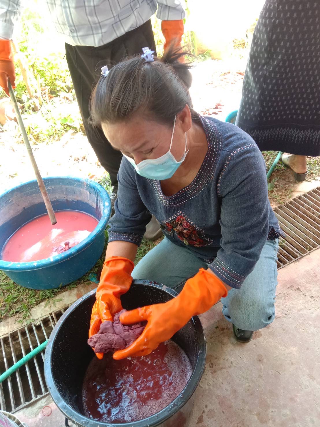 ☘พช.ยโสธร ดำเนินกิจกรรมสนองพระราชดำริโครงการอนุรักษ์พันธุกรรมพืชอันเนื่องมา จากพระราชดำริ สมเด็จพระเทพรัตนราชสุดาฯ สยามบรมราชกุมารี (อพ.สธ.) กิจกรรมสร้างสรรค์การใช้ประโยชน์จากต้นไม้ประจำจังหวัด (ต้นยางนา)