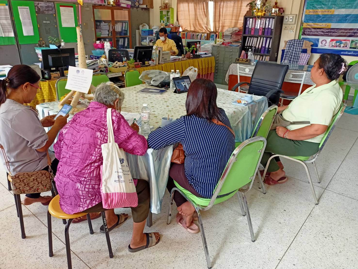 ยโสธร…นำครัวเรือนเป้าหมาย TPMAP/ThaiQM ฝึกอาชีพประชาชนพัฒนาคนทุกช่วงวัยตามหลักปรัชญาของเศรษฐกิจพอเพียง ประจำปีงบประมาณ พ.ศ. 2566 ผ่านระบบ Zoom Cloud Meeting