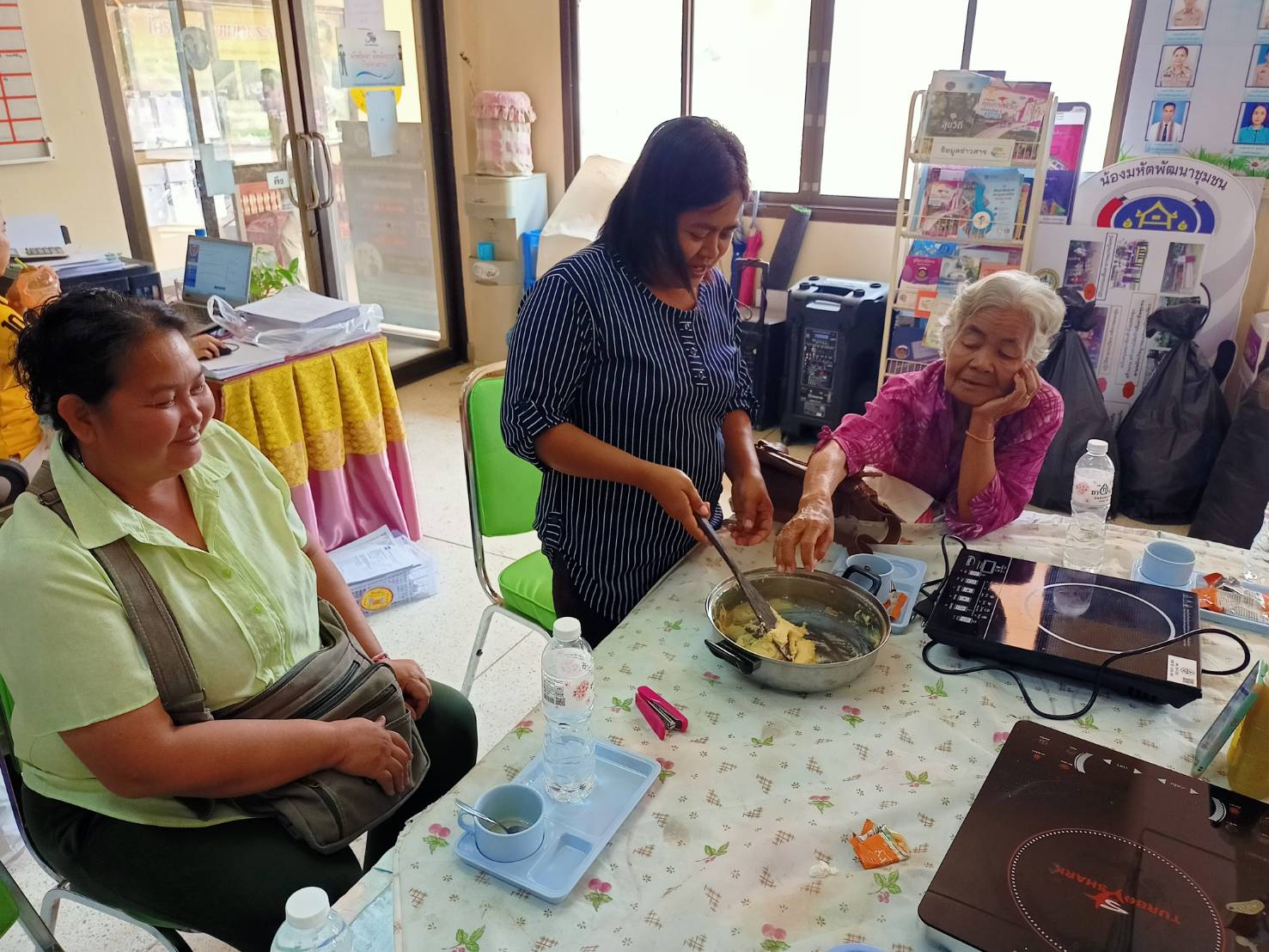 ยโสธร…นำครัวเรือนเป้าหมาย TPMAP/ThaiQM ฝึกอาชีพประชาชนพัฒนาคนทุกช่วงวัยตามหลักปรัชญาของเศรษฐกิจพอเพียง ประจำปีงบประมาณ พ.ศ. 2566 ผ่านระบบ Zoom Cloud Meeting