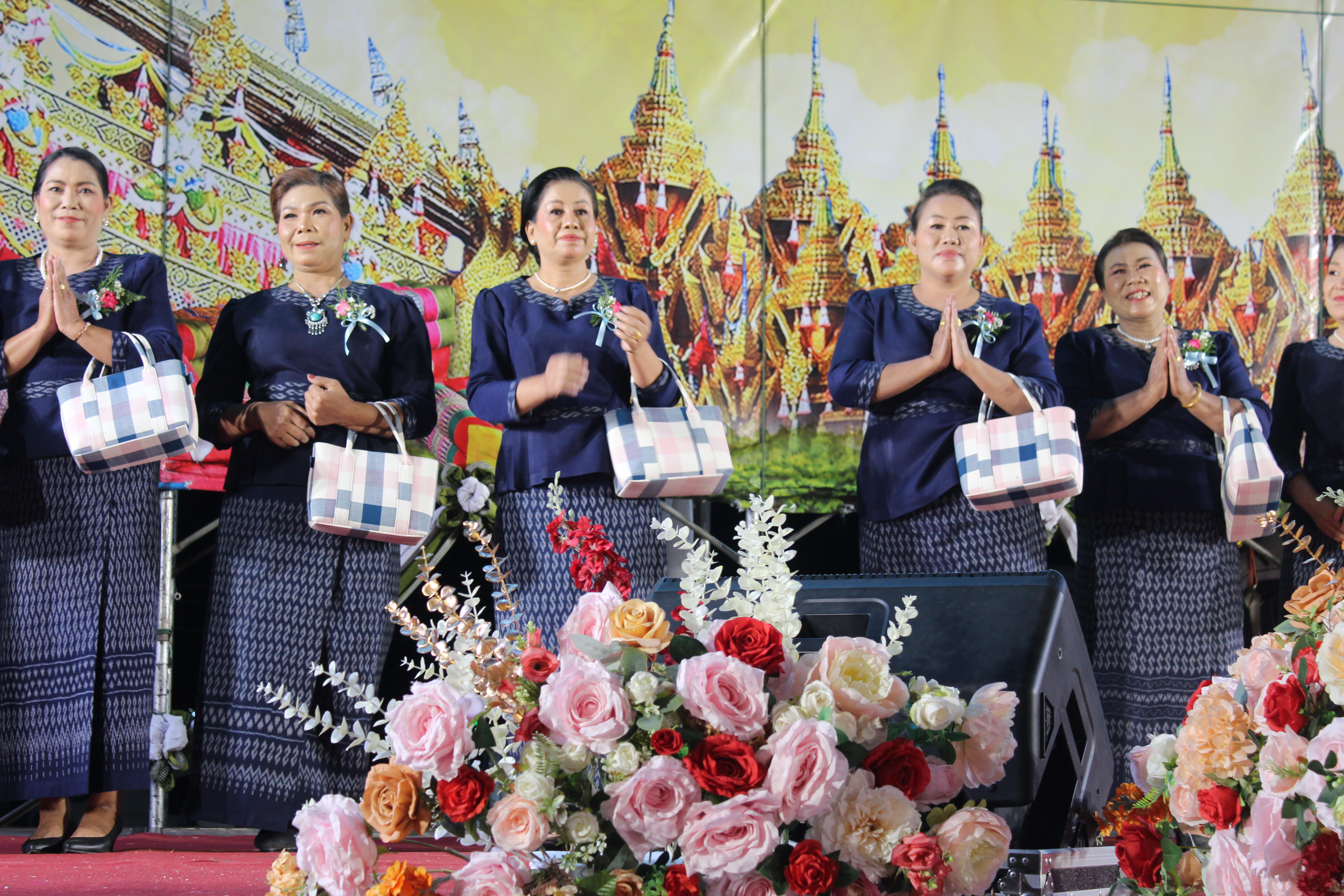 ?พช.ยโสธร เดินรณรงค์กิจกรรมงานพัฒนาชุมชนและร่วมเดินแบบผ้าไทยพื้นเมืองเนื่องในวันสตรีสากล ประจำปี 2566