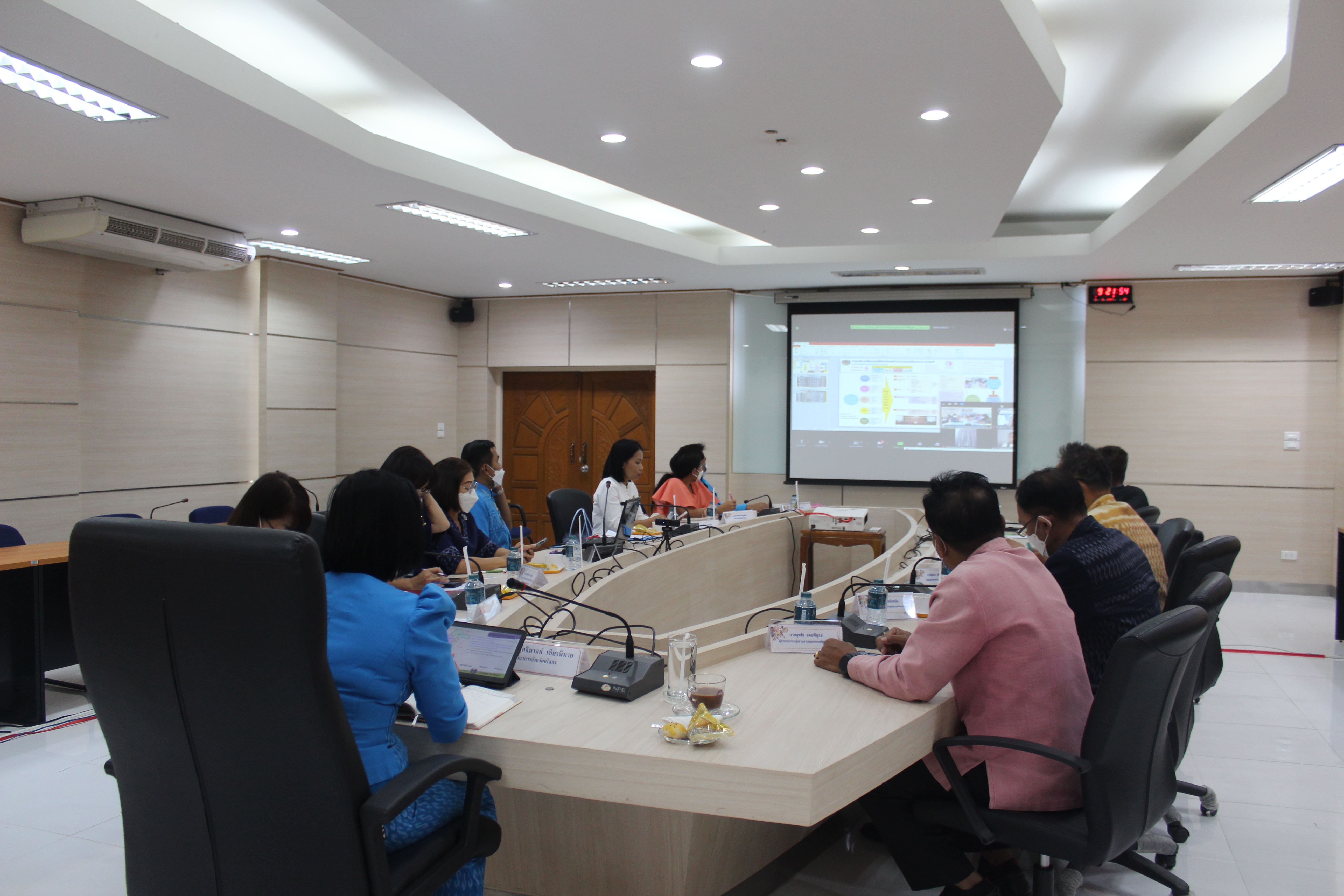 ?พช.ยโสธร ร่วมประชุมเชิงปฏิบัติการตรวจติดตามผลการดำเนินงานของหน่วยรับตรวจรายไตรมาส ครั้งที่ 2/2566 เขตตรวจราชการที่ 14 กลุ่มจังหวัดภาคตะวันออกเฉียงเหนือตอนล่าง 2 (จังหวัดอำนาจเจริญ ศรีสะเกษ ยโสธร และอุบลราชธานี) ผ่านระบบ Zoom Cloud Meeting