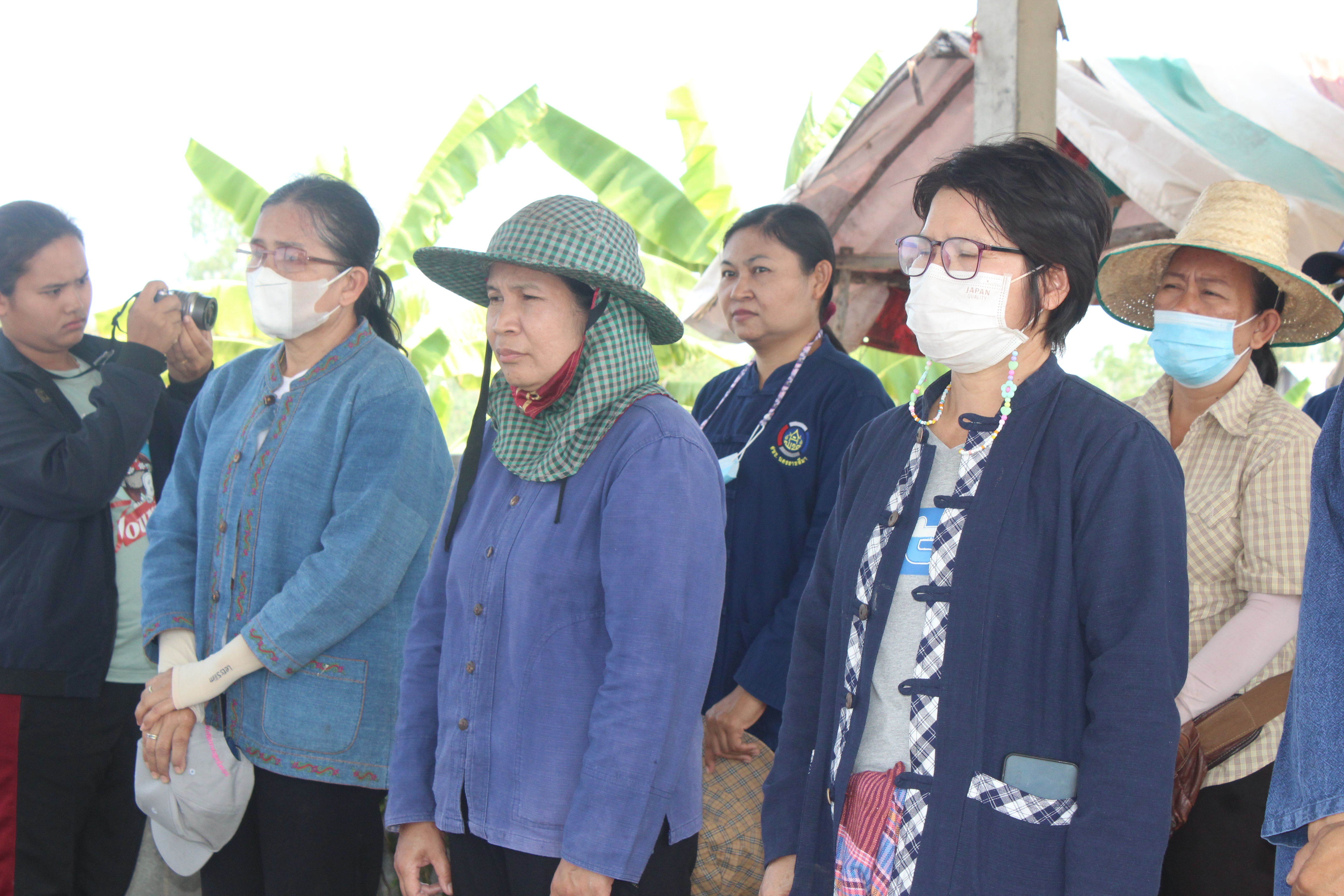 ☘พช.ยโสธร ชวนหิ้วปิ่นโต ไปเอามื้อสามัคคี ถือจอบเสียม พลิกฟื้นแผ่นดิน ณ พื้นที่เรียนรู้ชุมชนต้นแบบการพัฒนาคุณภาพชีวิต CLM ตำบลฟ้าหยาด อำเภอมหาชนะชัย จังหวัดยโสธร