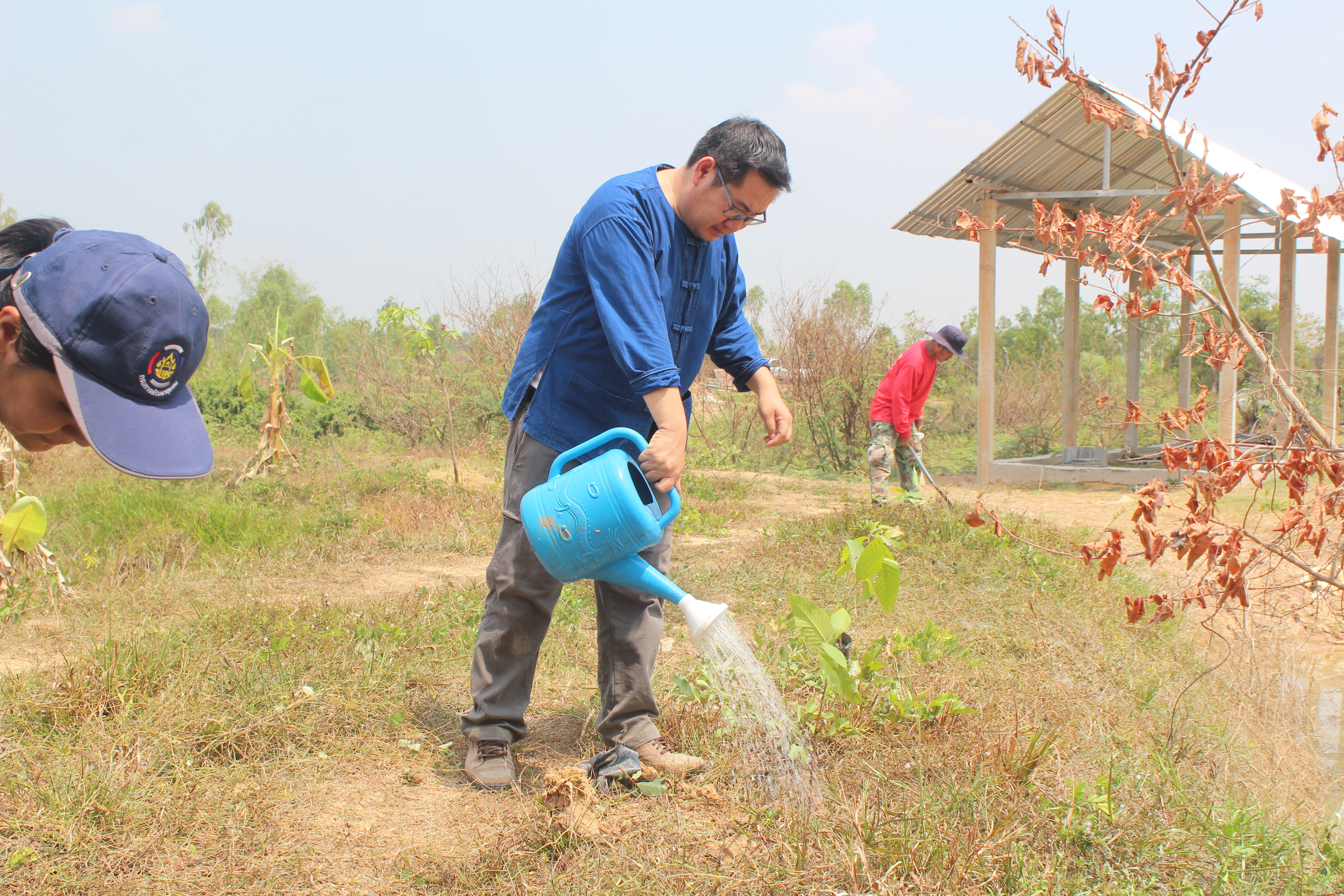 ☘พช.ยโสธร ชวนหิ้วปิ่นโต ไปเอามื้อสามัคคี ถือจอบเสียม พลิกฟื้นแผ่นดิน ณ พื้นที่เรียนรู้ชุมชนต้นแบบการพัฒนาคุณภาพชีวิต CLM ตำบลฟ้าหยาด อำเภอมหาชนะชัย จังหวัดยโสธร