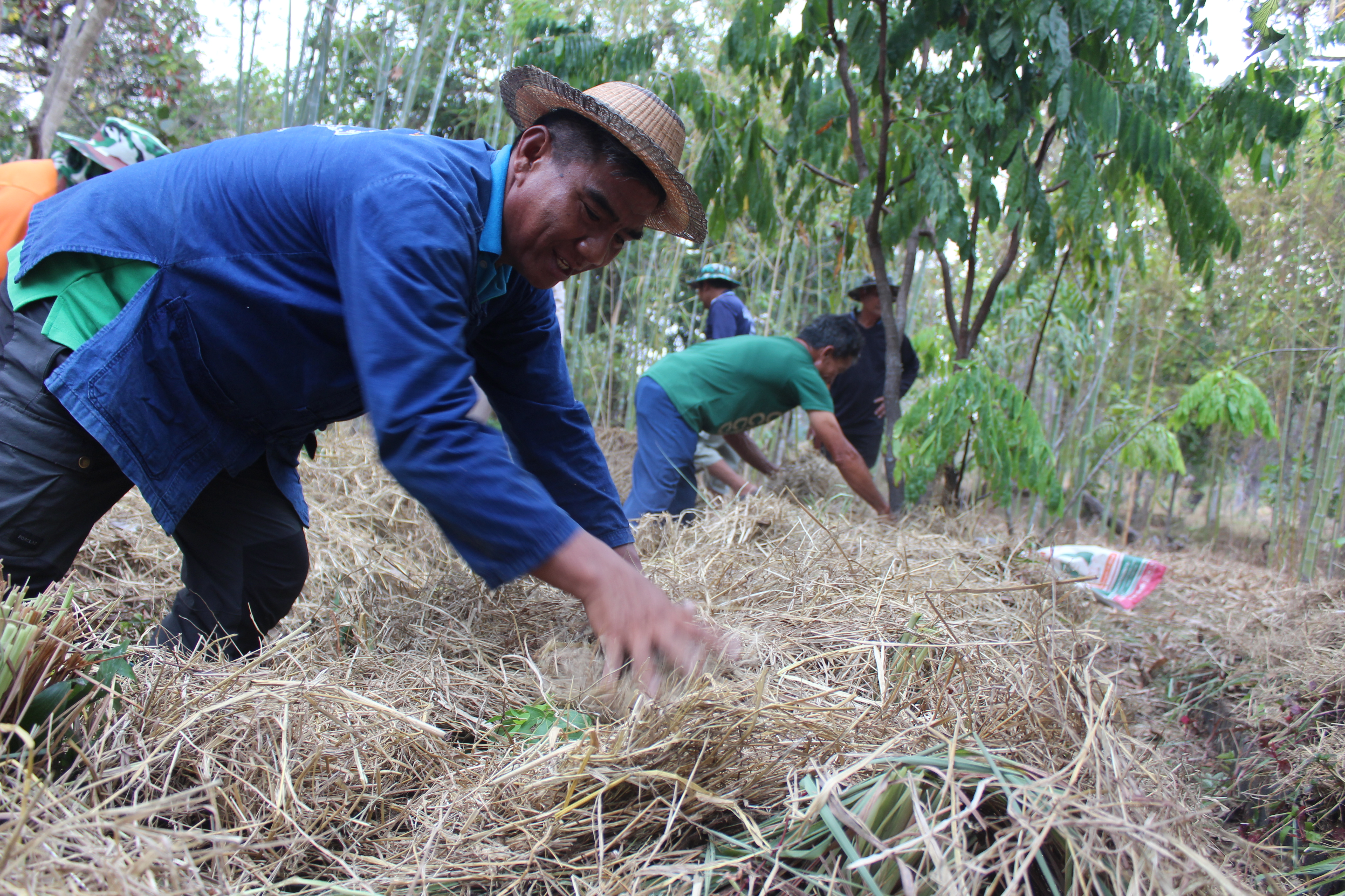 ?พช.ยโสธร ขับเคลื่อนการจัดทำสารสนเทศตำบลต้นแบบเพื่อพัฒนาคุณภาพชีวิต กิจกรรมที่ 2 กิจกรรมสนับสนุนการพัฒนาคุณภาพชีวิตตามความต้องการของ พื้นที่ (ประเด็น การแก้ไขปัญหาความยากจน) ตำบลบึงแก อำเภอมหาชนะชัย จังหวัดยโสธร