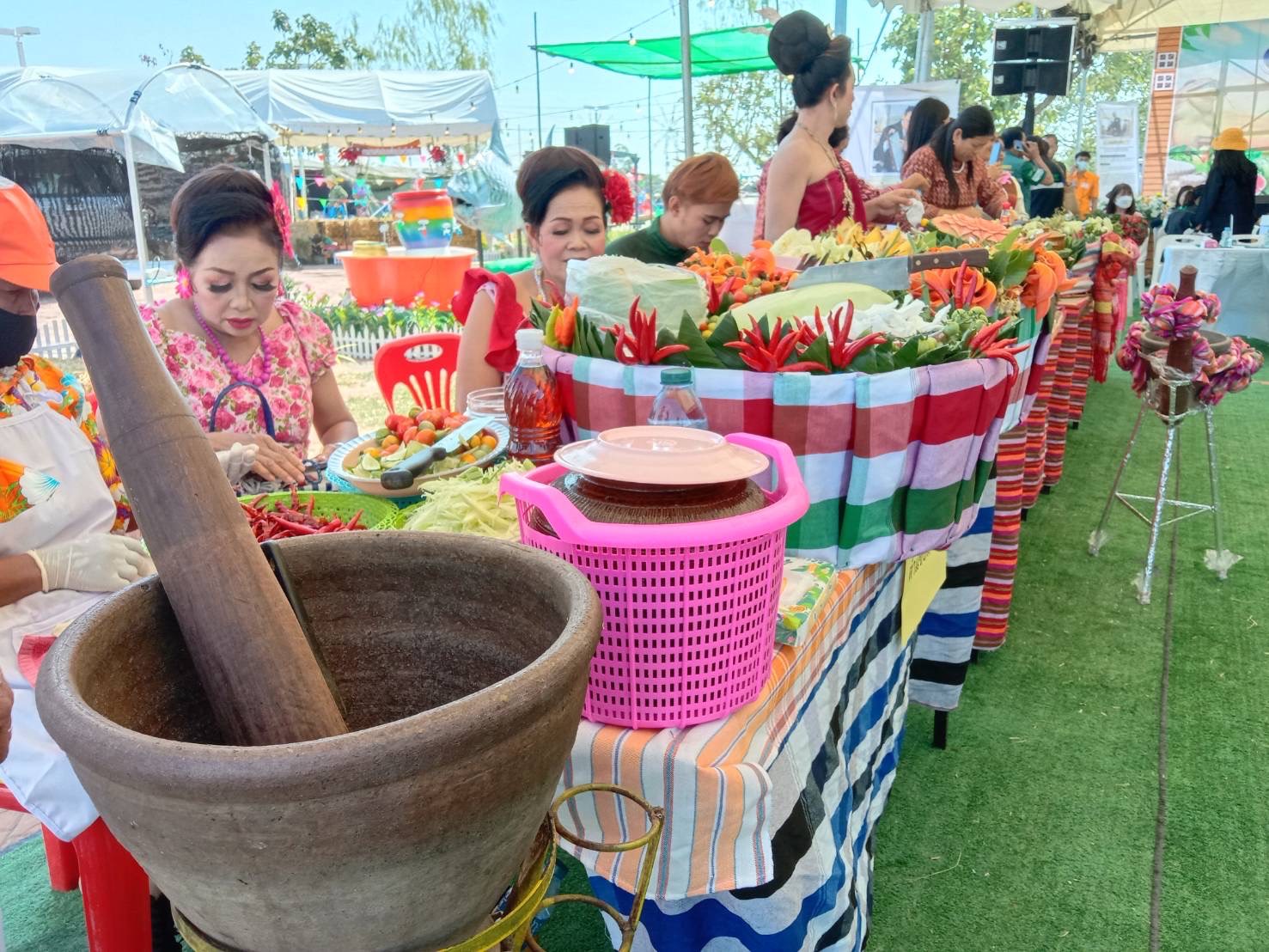 ?พช.ยโสธร ร่วมเป็นกรรมการในการประกวดส้มตำลีลามหาสนุก ในงานเกษตรอินทรีย์ วิถียโสธร 2566 เนื่องในวันครบรอบวันสถาปนาจังหวัดยโสธร ปี 2566