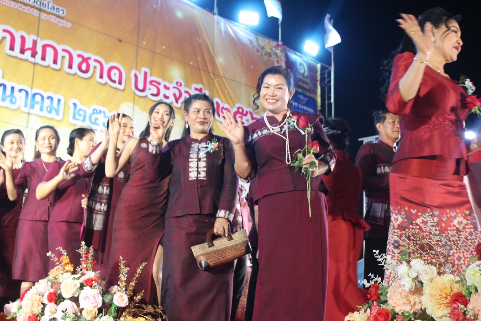 ?จังหวัดยโสธร จัดงานยิ่งใหญ่สุดอลังการ “สืบสานอนุรักษ์ศิลป์ ผ้าถิ่นไทย ดำรงไว้ในแผ่นดิน” ในการเดินแบบชุดผ้าไทยพื้นเมือง เพื่อการกุศล งานสถาปนาจังหวัดยโสธร ประจำปี 2566