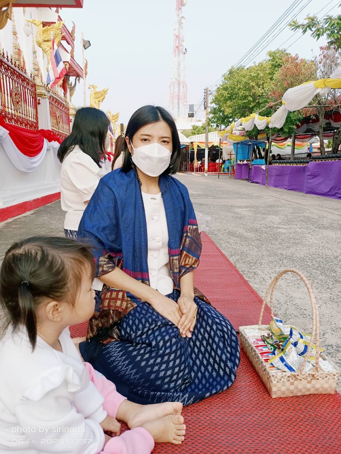 ?พช.ยโสธร ร่วมทำบุญตักบาตรพระภิกษุ สามเณร ถวายเป็นพุทธบูชา ถือศีล ปฏิบัติธรรม และให้ทานชีวิตโค กระบือ เพื่อความเป็นสิริมงคลแก่ตนเองและครอบครัว เนื่องในวันมาฆบูชา