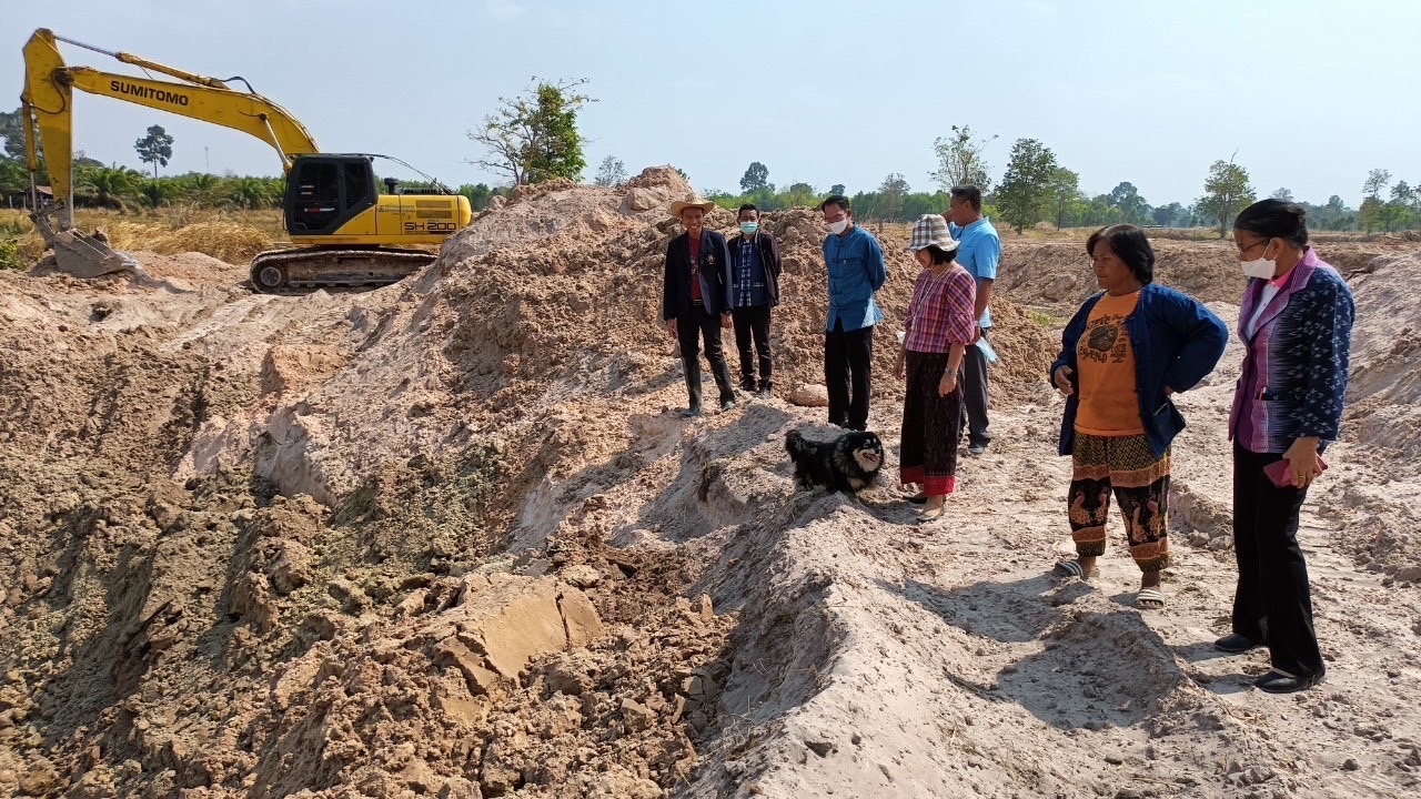 ?พช.ยโสธรลงพื้นที่ติดตามสนับสนุนการดำเนินงานโครงการพัฒนาพื้นที่ศูนย์เรียนรู้ทฤษฎีใหม่รูปแบบ “โคก หนอง นา โมเดล” ในพื้นที่เป้าหมายโครงการพัฒนาหมู่บ้านเศรษฐกิจพอเพียง ประจำปีงบประมาณ พ.ศ. 2566