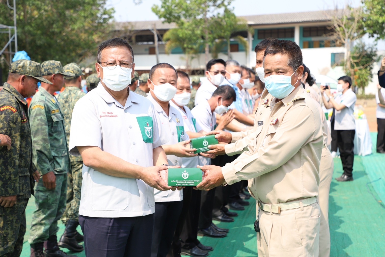 ?พช.ยโสธร ร่วมกิจกรรมหน่วยแพทย์เคลื่อนที่ พอ.สว. และ โครงการจังหวัดเคลื่อนที่ “เพิ่มรอยยิ้ม เติมความสุข ให้คนยโสธร” ที่ ตำบลน้ำคำ อำเภอไทยเจริญ จังหวัดยโสธร