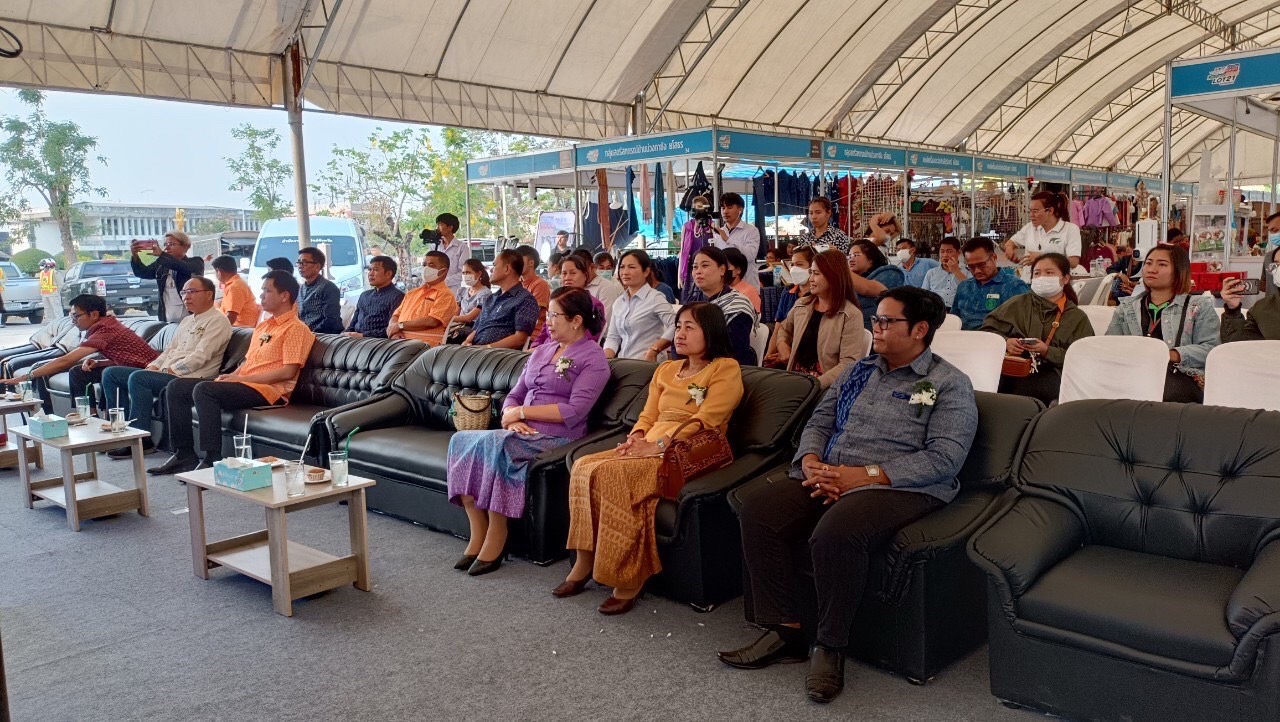 ?พช.ยโสธร ร่วมเปิดงานโครงการ “พาณิชย์ลดราคา!ออนทัวร์ ทั่วไทย จังหวัดยโสธร