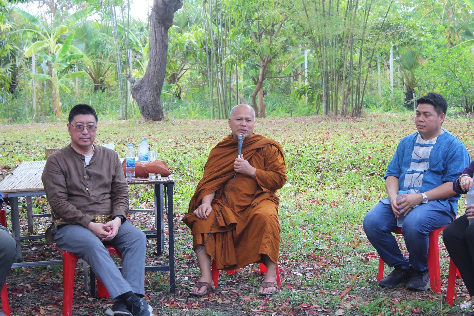 ☘ที่ปรึกษา ปลัด มท. ลงพื้นที่ เมืองบั้งไฟ ติดตามสนับสนุนศูนย์เรียนรู้ชุมชนต้นแบบการพัฒนาคุณภาพชีวิต ศูนย์เรียนรู้ CLM อำเภอมหาชนะชัย จังหวัดยโสธร