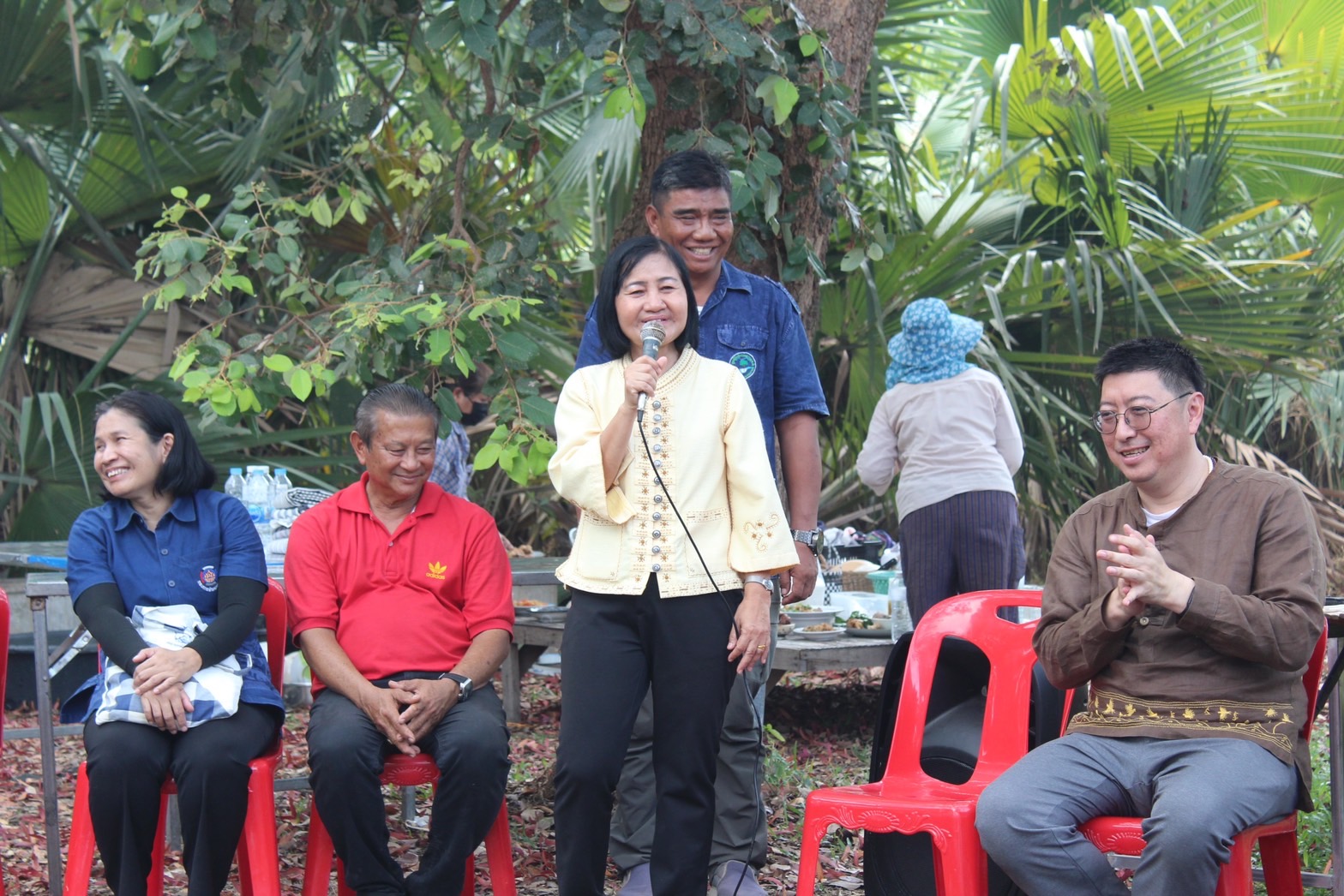 ☘ที่ปรึกษา ปลัด มท. ลงพื้นที่ เมืองบั้งไฟ ติดตามสนับสนุนศูนย์เรียนรู้ชุมชนต้นแบบการพัฒนาคุณภาพชีวิต ศูนย์เรียนรู้ CLM อำเภอมหาชนะชัย จังหวัดยโสธร