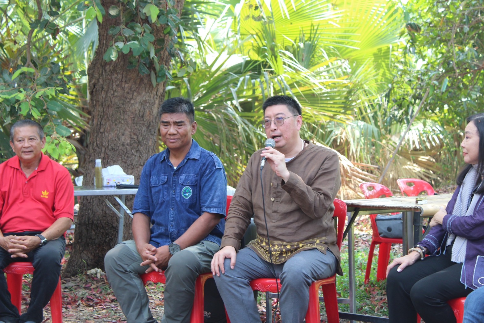 ☘ที่ปรึกษา ปลัด มท. ลงพื้นที่ เมืองบั้งไฟ ติดตามสนับสนุนศูนย์เรียนรู้ชุมชนต้นแบบการพัฒนาคุณภาพชีวิต ศูนย์เรียนรู้ CLM อำเภอมหาชนะชัย จังหวัดยโสธร