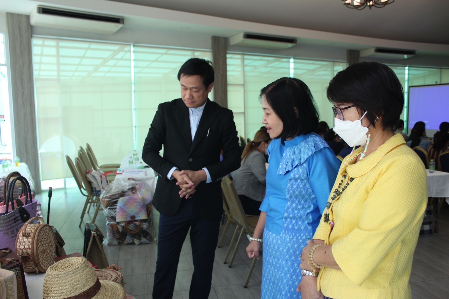 ?พช.ยโสธร เดินหน้าพัฒนาผลิตภัณฑ์สินค้าชุมชนส่งเสริมกระบวนการเครือข่ายองค์ความรู้ ( Knowledge – Based OTOP : KBO) ให้แก่ผู้ผลิต ผู้ประกอบการ OTOP จังหวัดยโสธร