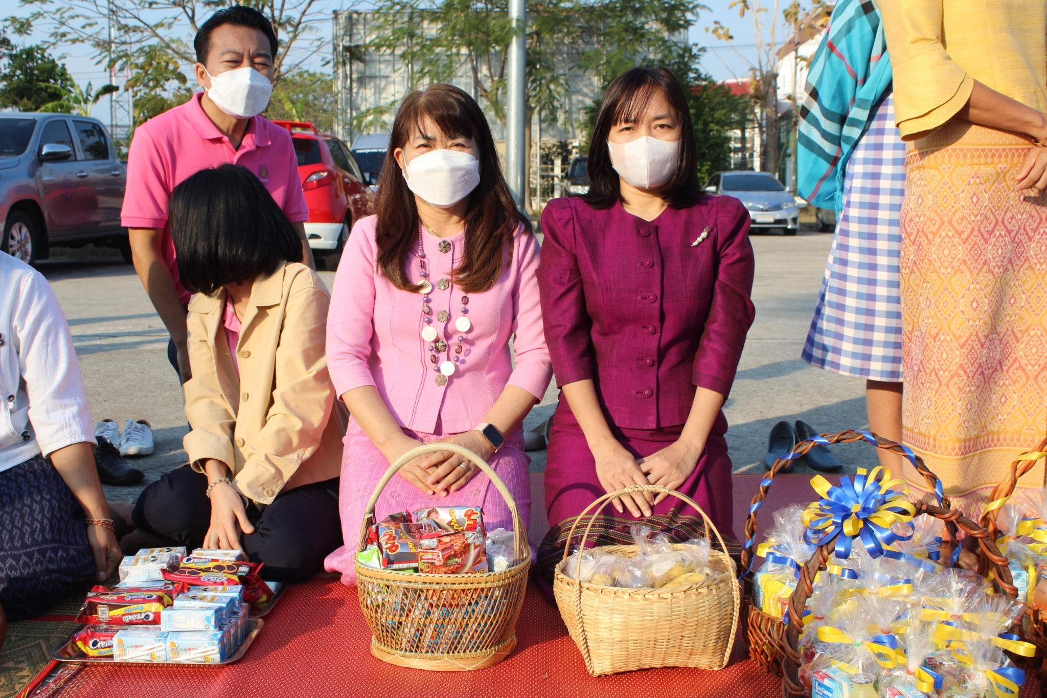 ?พช.ยโสธร ร่วมกิจกรรมทำบุญตักบาตร นำสู่ทาน ศีลและการสงเคราะห์เพื่อนำอาหารและสิ่งของช่วยเหลือ ผู้ได้รับความเดือดร้อน (TPMAP/ThaiQM) ผู้ด้อยโอกาส/กลุ่มเปราะบาง จังหวัดยโสธร ประจำปี พ.ศ.2566 ภายใต้โครงการขจัดความยากจนพัฒนาคนทุกช่วงวัยอย่างยั่งยืนตามหลัก ปรัชญาของเศรษฐกิจพอเพียง