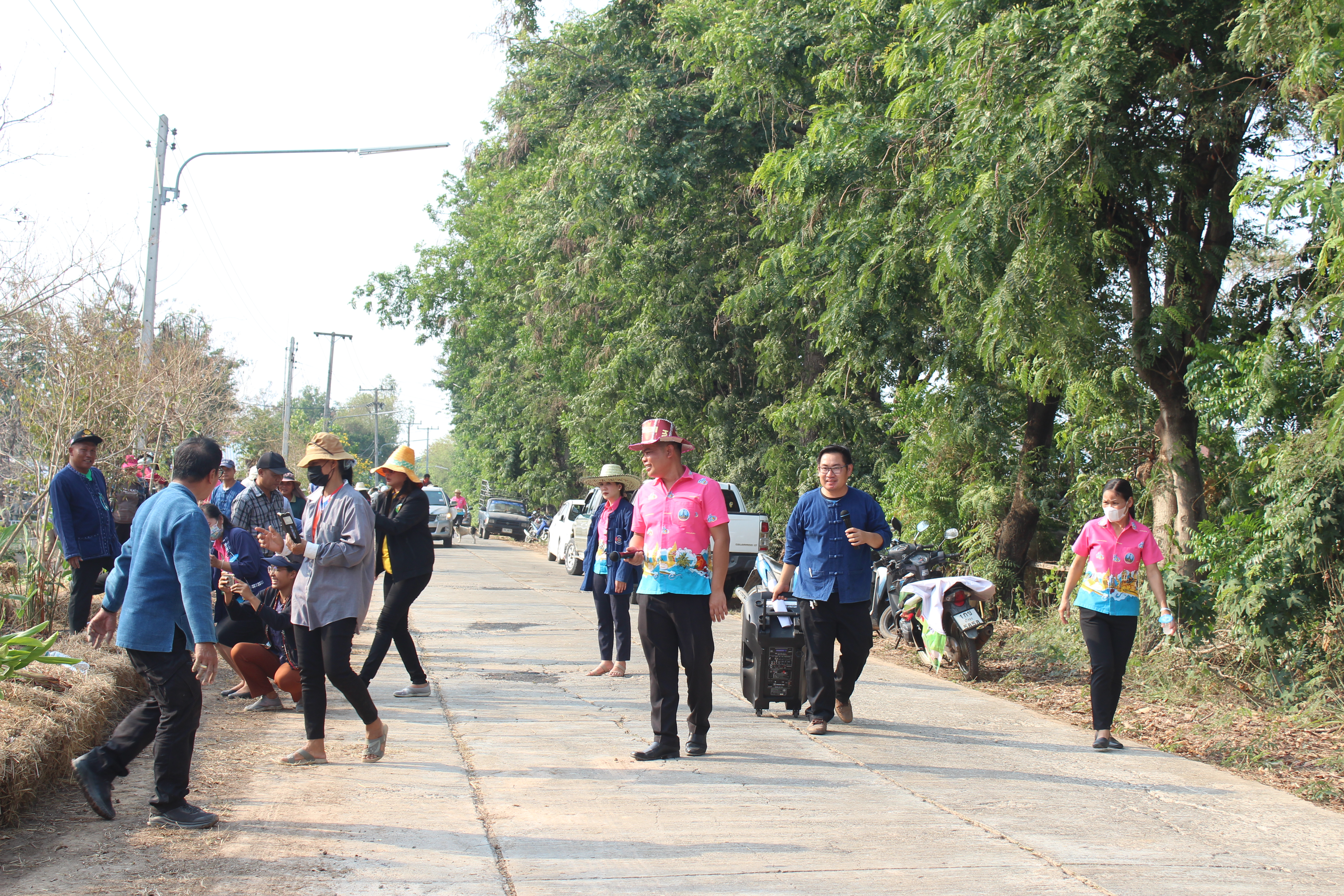 ?พช.ยโสธร ดำเนินกิจกรรม ทางนี้มีผล ผู้คนรักกัน “ถนนกินได้ ปลอดภัยไร้สารพิษ”ตำบลบึงแก อำเภอมหาชนะชัย จังหวัดยโสธร ภายใต้การจัดทำตำบลสารสนเทศตำบลต้นแบบเพื่อพัฒนาคุณภาพชีวิต