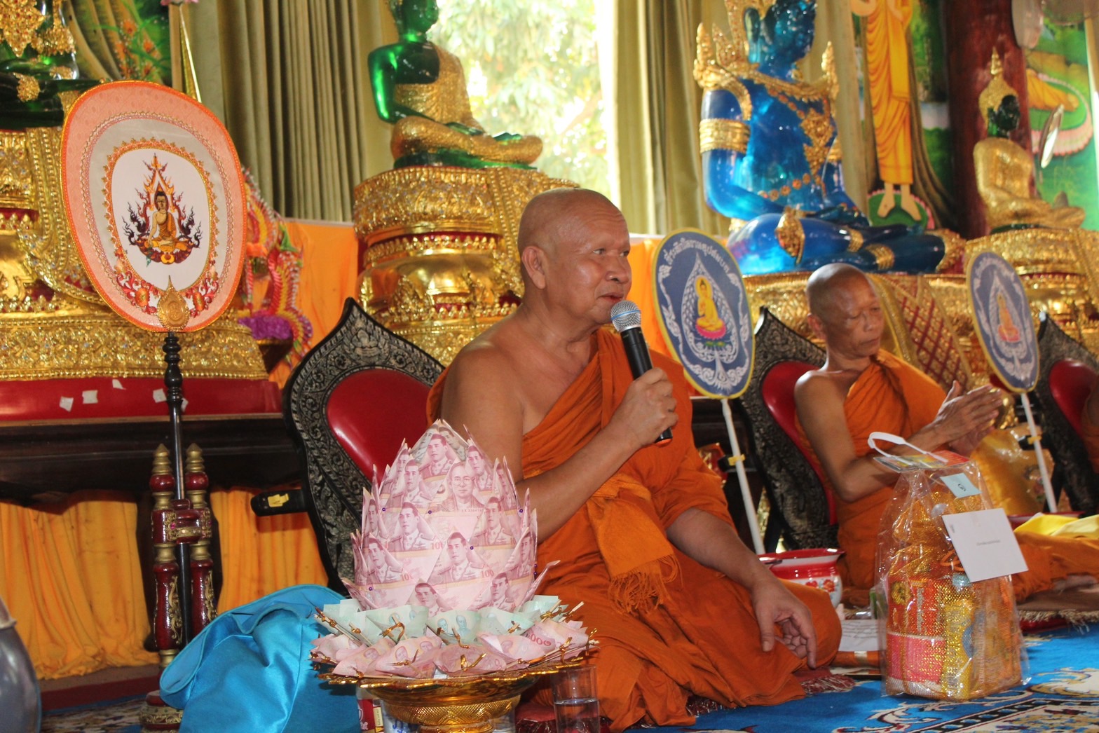 พช.ยโสธร ดำเนินกิจกรรมทอดผ้าป่าสามัคคี สมทบกองทุนพัฒนาเด็กชนบทในพระราชูปถัมภ์สมเด็จพระเทพรัตนราชสุดาฯสยามบรมราชกุมารี ณ วัดโพธาราม บ้านโพธิ์ทอง หมู่ที่ 12 ตำบลห้องแซง อำเภอเลิงนกทา จังหวัดยโสธร