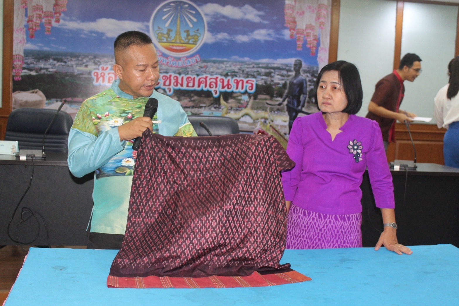 พช.ยโสธร เดินหน้าเร่งพัฒนาลายผ้า “ผ้าไทยใส่ให้สนุก” ของสมเด็จพระเจ้าลูกเธอ เจ้าฟ้าสิริวัณณวรี นารีรัตนราชกัญญา