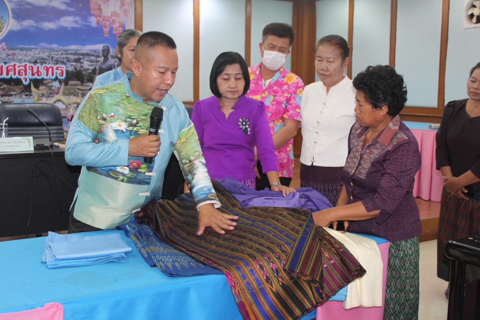 พช.ยโสธร เดินหน้าเร่งพัฒนาลายผ้า “ผ้าไทยใส่ให้สนุก” ของสมเด็จพระเจ้าลูกเธอ เจ้าฟ้าสิริวัณณวรี นารีรัตนราชกัญญา