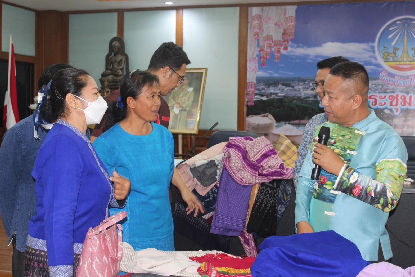 พช.ยโสธร เดินหน้าเร่งพัฒนาลายผ้า “ผ้าไทยใส่ให้สนุก” ของสมเด็จพระเจ้าลูกเธอ เจ้าฟ้าสิริวัณณวรี นารีรัตนราชกัญญา