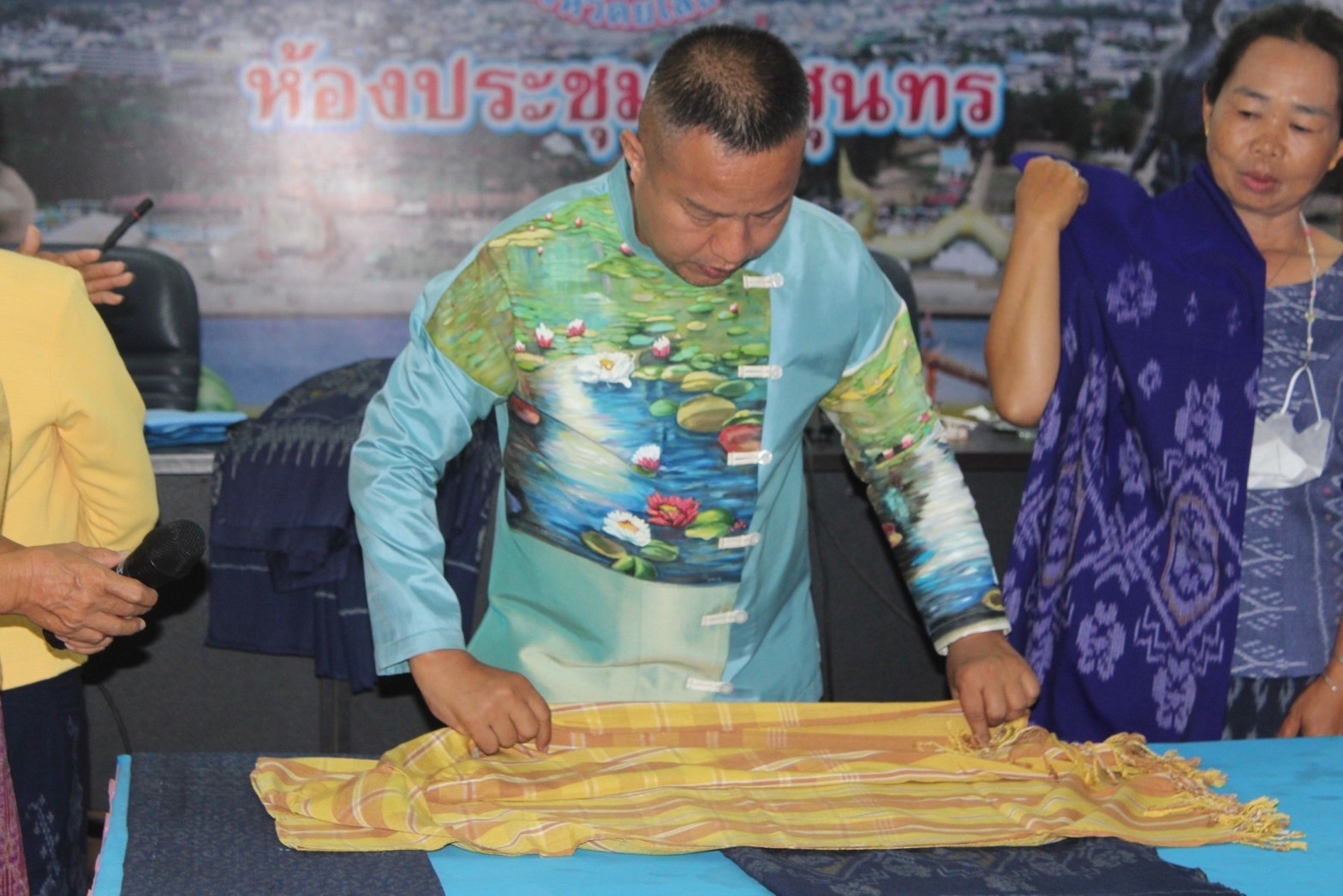 พช.ยโสธร เดินหน้าเร่งพัฒนาลายผ้า “ผ้าไทยใส่ให้สนุก” ของสมเด็จพระเจ้าลูกเธอ เจ้าฟ้าสิริวัณณวรี นารีรัตนราชกัญญา