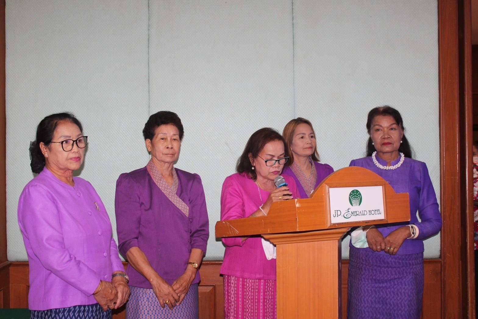 พช.ยโสธร เดินหน้าเร่งพัฒนาลายผ้า “ผ้าไทยใส่ให้สนุก”ในโครงการ สืบสานภูมิปัญญา ผ้าทอจังหวัดยโสธร