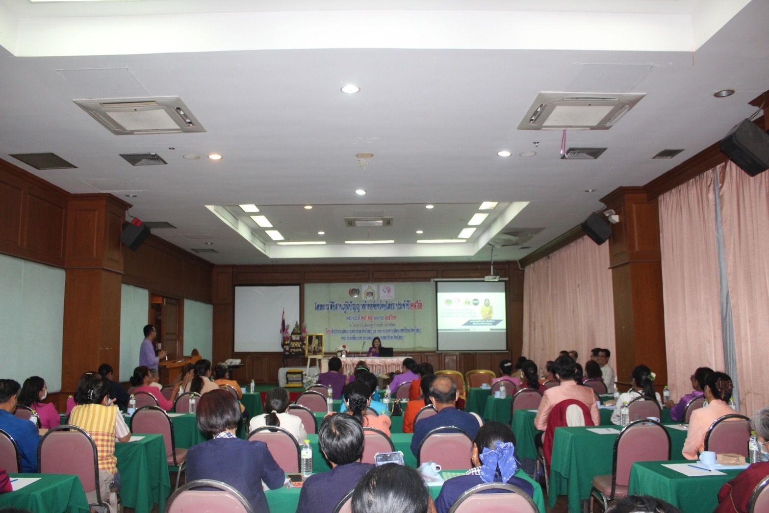 พช.ยโสธร เดินหน้าเร่งพัฒนาลายผ้า “ผ้าไทยใส่ให้สนุก”ในโครงการ สืบสานภูมิปัญญา ผ้าทอจังหวัดยโสธร