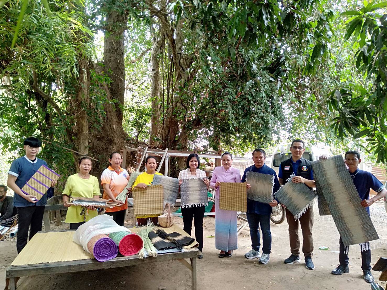 พช.ยโสธร ลงพื้นที่ติดตาม สนับสนุนการดำเนินงานการดำเนินงานตามโครงการพัฒนาผลิตภัณฑ์สินค้าชุมชน กิจกรรมส่งเสริมกระบวนการเครือข่ายองค์ความรู้ ( Knowledge – Based OTOP : KBO) กิจกรรมที่ 2 พัฒนาผลิตภัณฑ์ OTOP