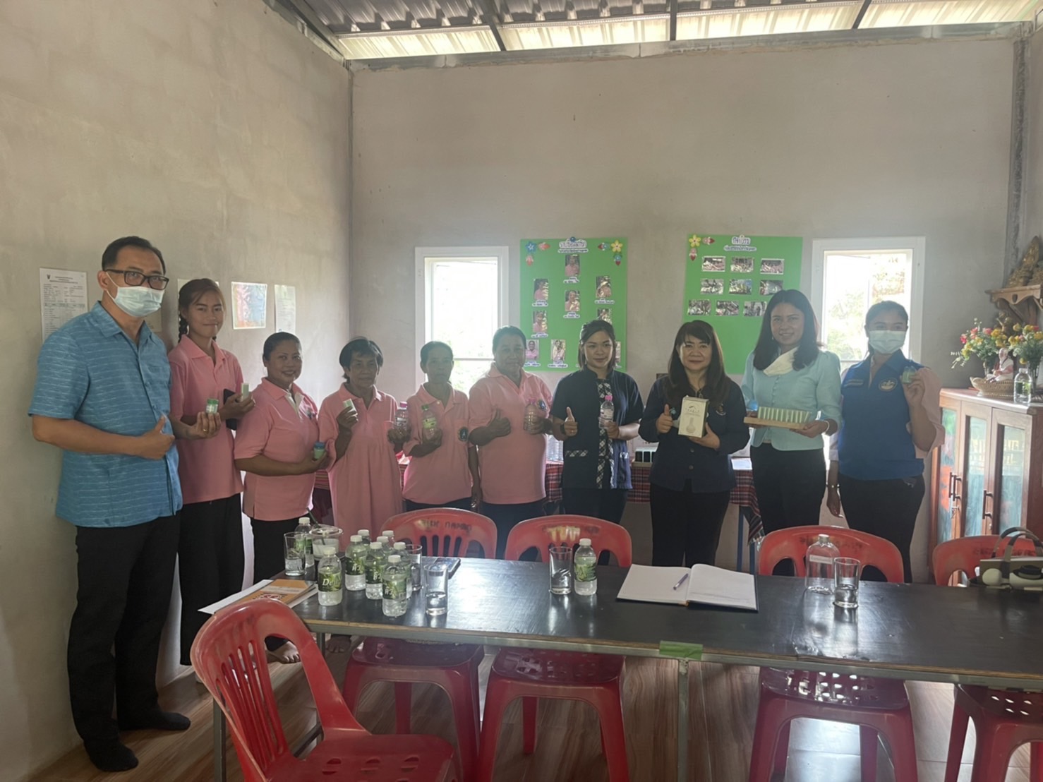 พช.ยโสธร ลงพื้นที่ติดตาม สนับสนุนการดำเนินงานการดำเนินงานตามโครงการพัฒนาผลิตภัณฑ์สินค้าชุมชน กิจกรรมส่งเสริมกระบวนการเครือข่ายองค์ความรู้ ( Knowledge – Based OTOP : KBO) กิจกรรมที่ 2 พัฒนาผลิตภัณฑ์ OTOP