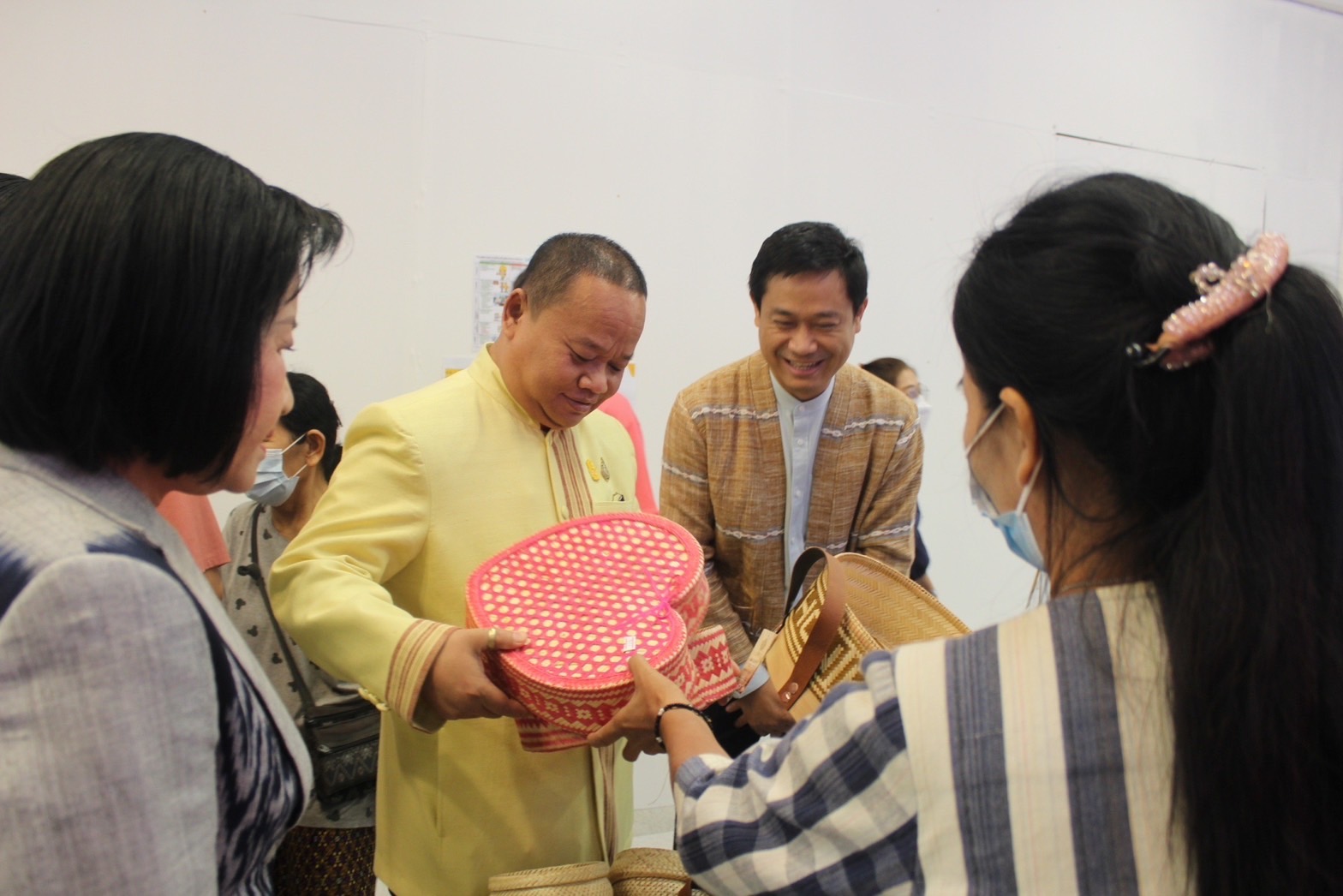 ?พช.ยโสธร ดำเนินกิจกรรม ทดสอบตลาด ตามโครงการพัฒนาผลิตภัณฑ์สินค้าชุมชนกิจกรรมส่งเสริมกระบวนการเครือข่ายองค์ความรู้ (Knowledge – Based OTOP : KBO) กิจกรรมย่อย พัฒนาผลิตภัณฑ์ OTOP โดยเครือข่ายองค์ความรู้ KBO จังหวัดยโสธร