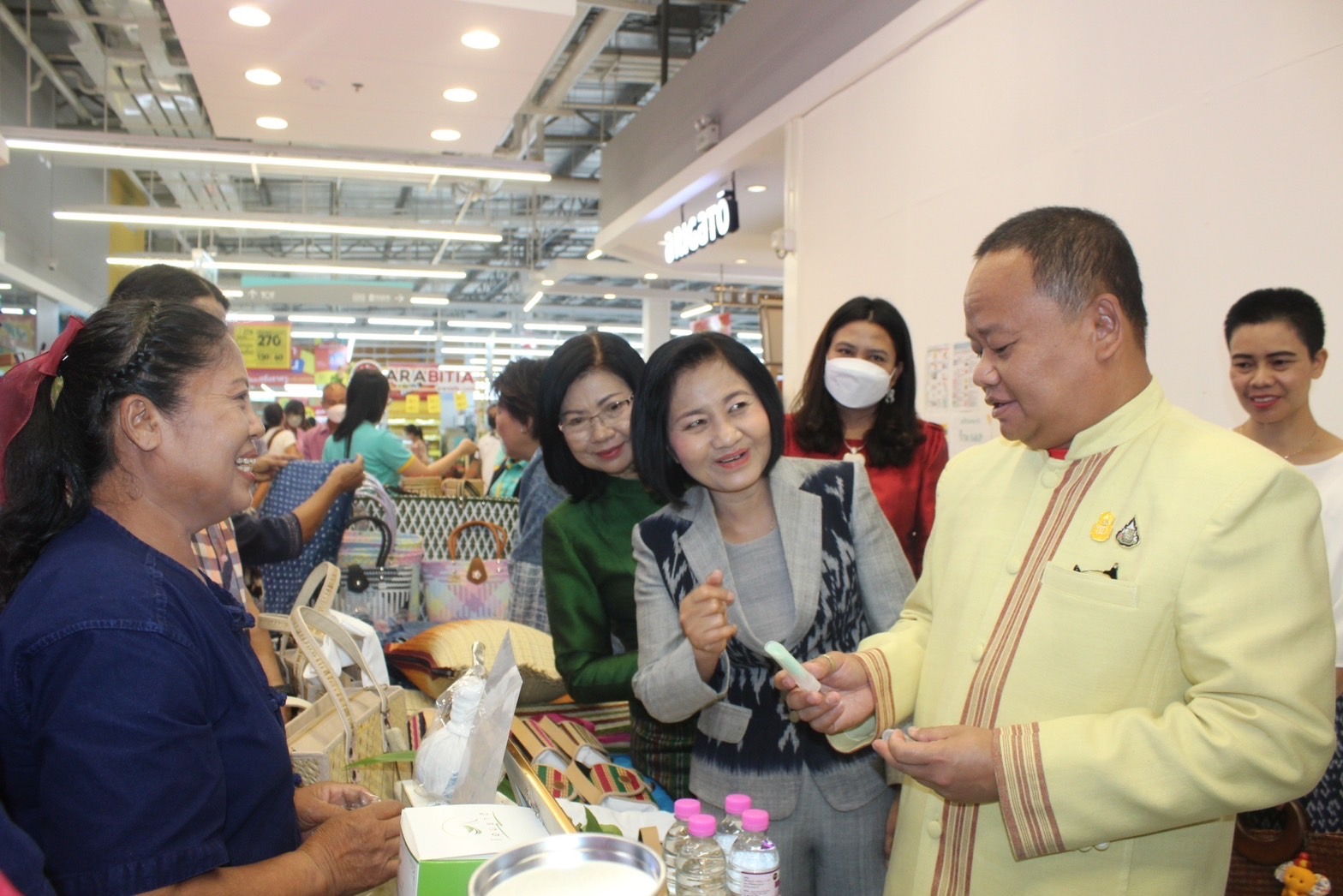 ?พช.ยโสธร ดำเนินกิจกรรม ทดสอบตลาด ตามโครงการพัฒนาผลิตภัณฑ์สินค้าชุมชนกิจกรรมส่งเสริมกระบวนการเครือข่ายองค์ความรู้ (Knowledge – Based OTOP : KBO) กิจกรรมย่อย พัฒนาผลิตภัณฑ์ OTOP โดยเครือข่ายองค์ความรู้ KBO จังหวัดยโสธร