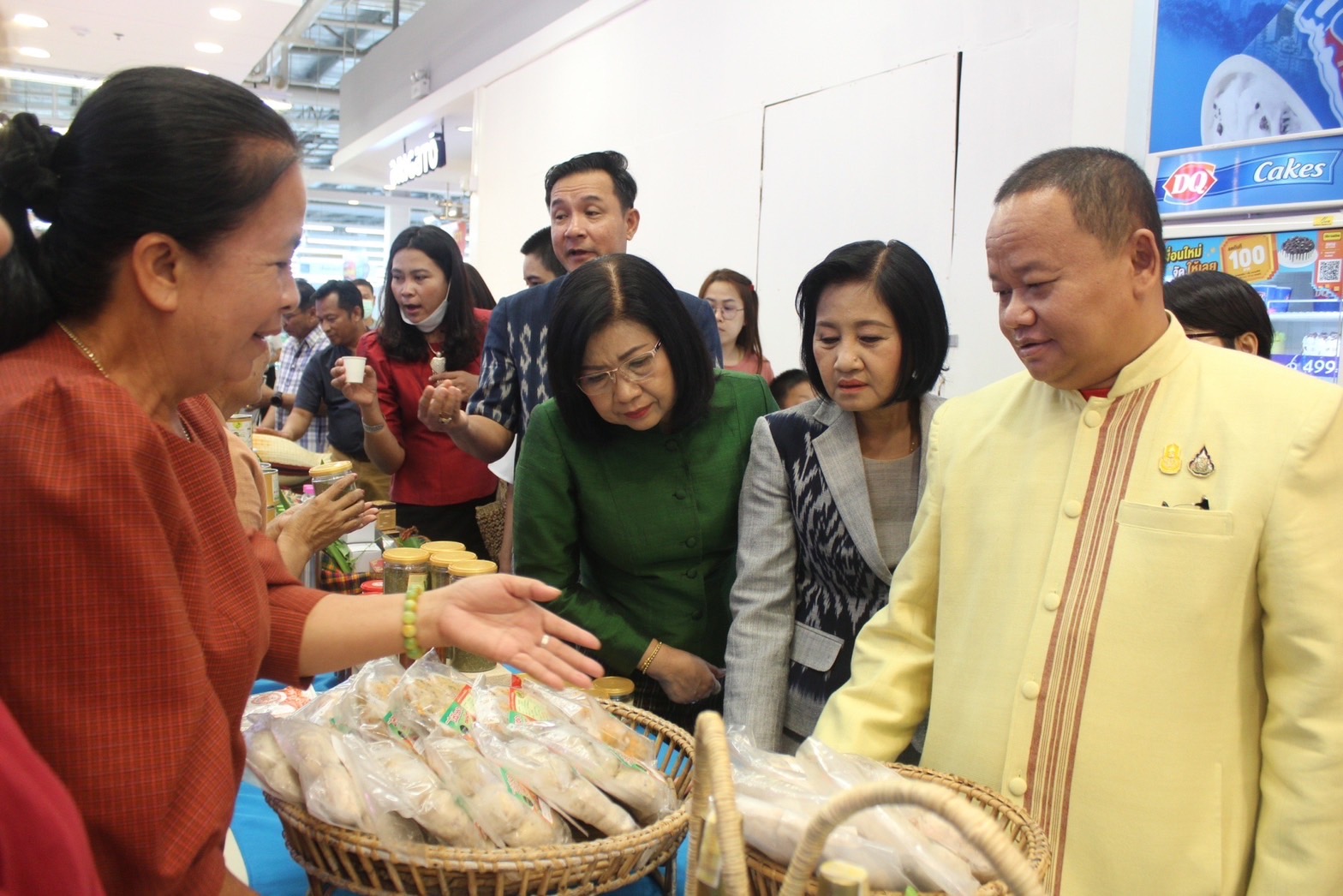 ?พช.ยโสธร ดำเนินกิจกรรม ทดสอบตลาด ตามโครงการพัฒนาผลิตภัณฑ์สินค้าชุมชนกิจกรรมส่งเสริมกระบวนการเครือข่ายองค์ความรู้ (Knowledge – Based OTOP : KBO) กิจกรรมย่อย พัฒนาผลิตภัณฑ์ OTOP โดยเครือข่ายองค์ความรู้ KBO จังหวัดยโสธร