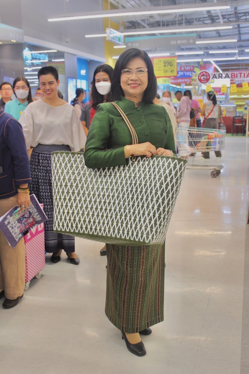 ?พช.ยโสธร ดำเนินกิจกรรม ทดสอบตลาด ตามโครงการพัฒนาผลิตภัณฑ์สินค้าชุมชนกิจกรรมส่งเสริมกระบวนการเครือข่ายองค์ความรู้ (Knowledge – Based OTOP : KBO) กิจกรรมย่อย พัฒนาผลิตภัณฑ์ OTOP โดยเครือข่ายองค์ความรู้ KBO จังหวัดยโสธร