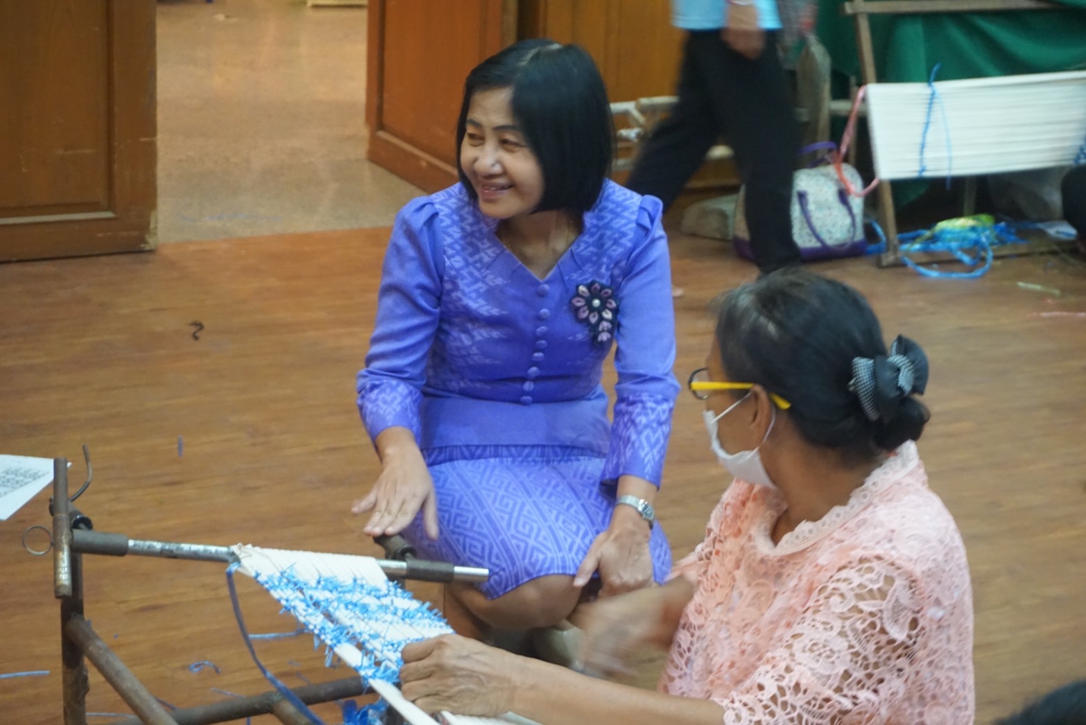 พช.ยโสธร ติดตามให้กำลังใจ ผู้เข้ารับการอบรม โครงการสืบสานภูมิปัญญา ผ้าทอจังหวัดยโสธร