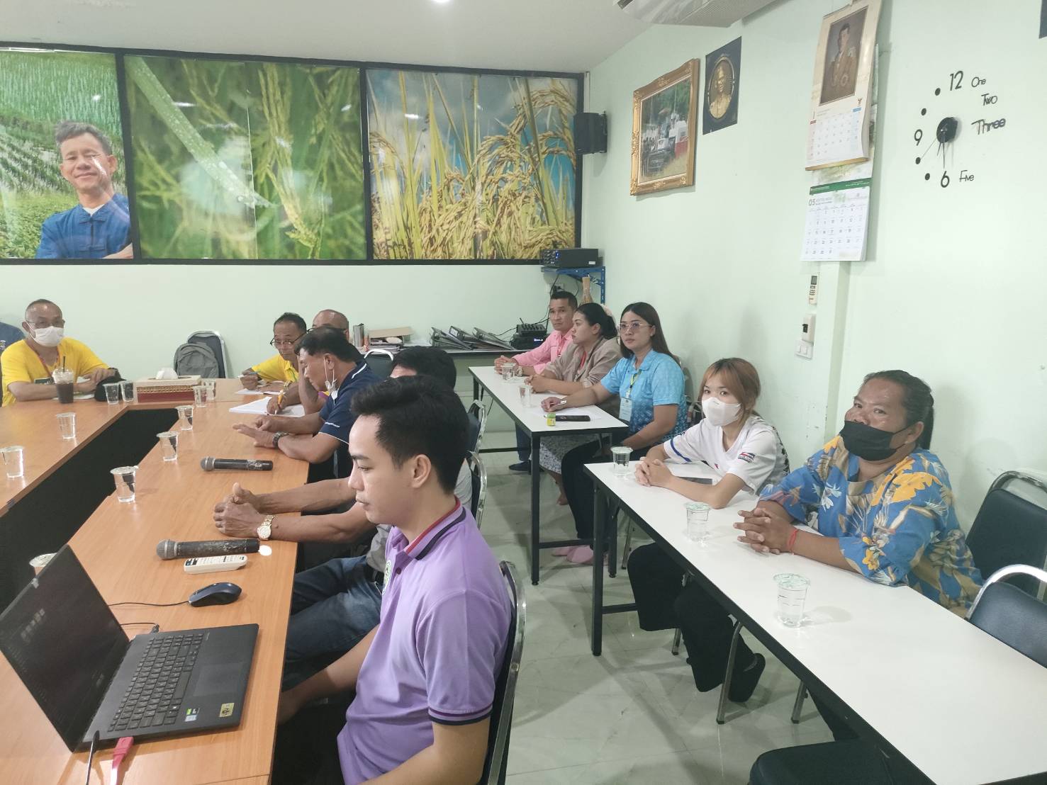 ?พช.ยโสธร นำเครือข่ายเกษตรปลอดภัยระดับจังหวัด จังหวัดยโสธร ศึกษาดูงาน ศูนย์ข้าวชุมชนบ้านมะยาง อำเภอราษีไศล จังหวัดศรีสะเกษ