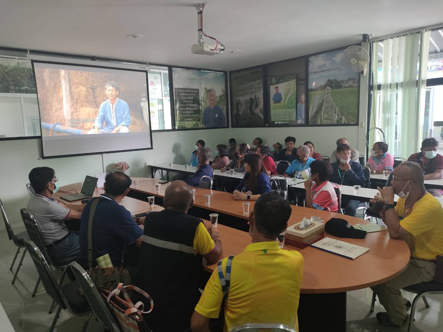 ?พช.ยโสธร นำเครือข่ายเกษตรปลอดภัยระดับจังหวัด จังหวัดยโสธร ศึกษาดูงาน ศูนย์ข้าวชุมชนบ้านมะยาง อำเภอราษีไศล จังหวัดศรีสะเกษ